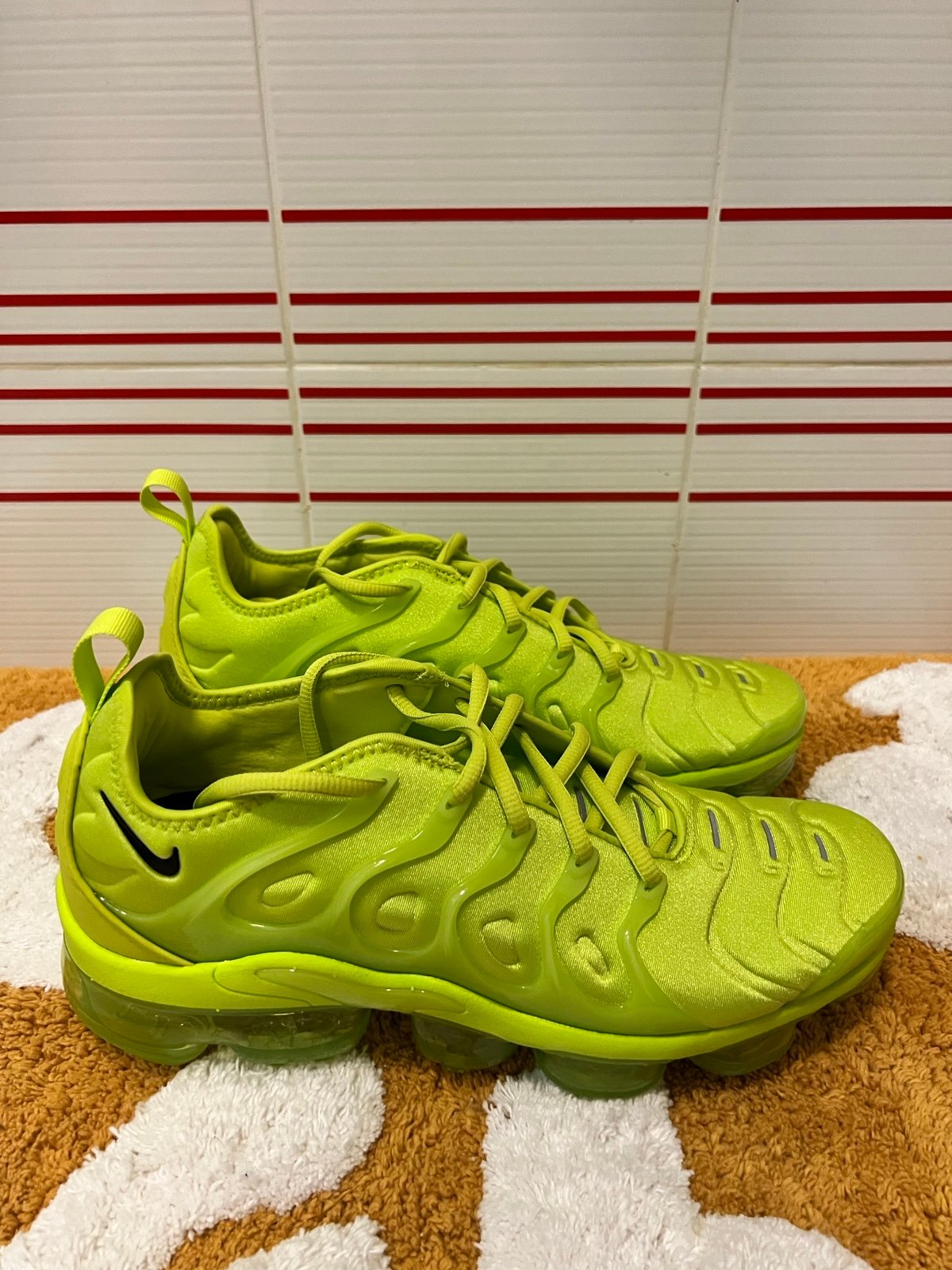 Nike Air VaporMax Plus Tennis Ball Yellow Women’s Size 8 sneakers