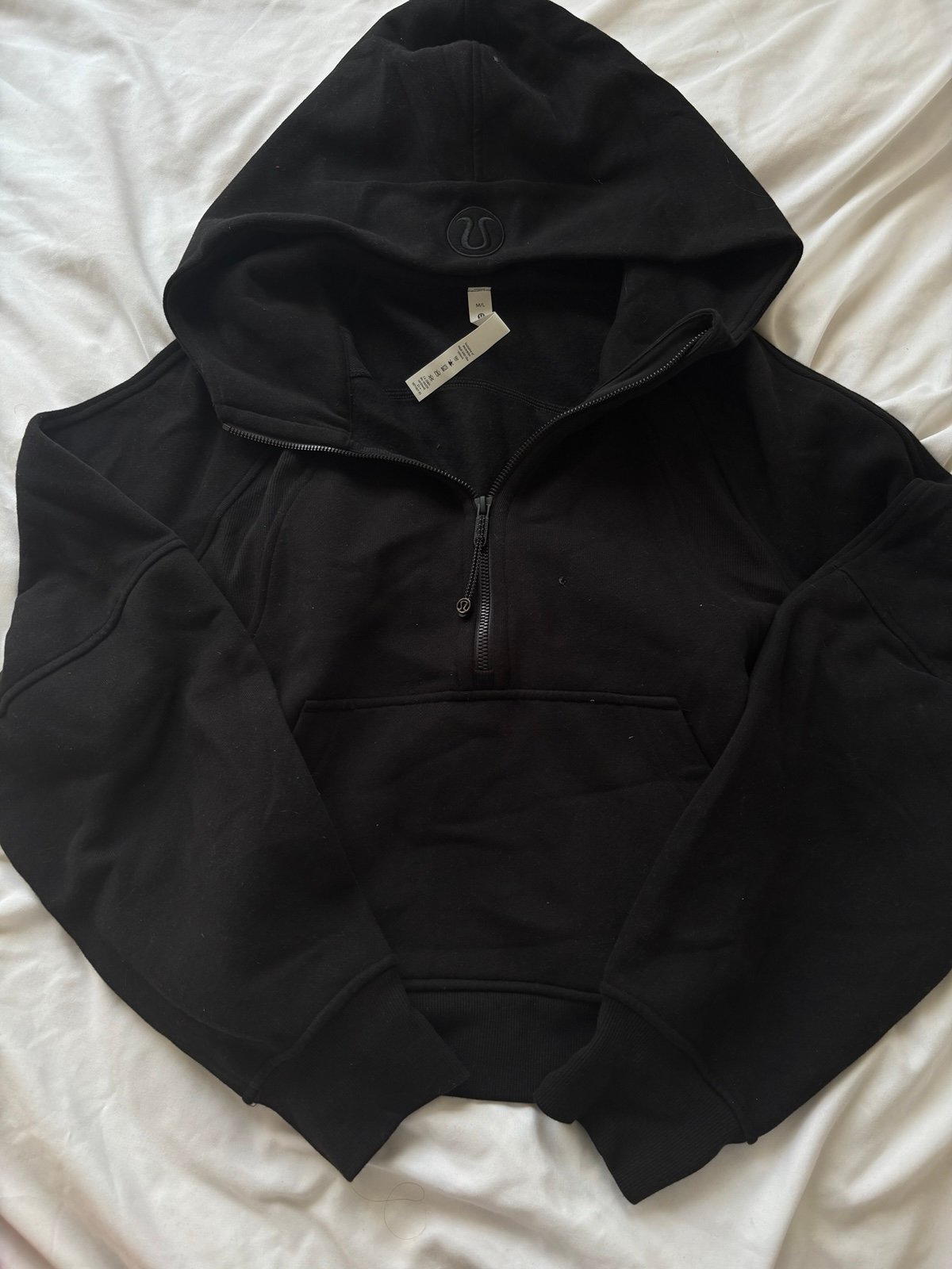 black lululemon scuba