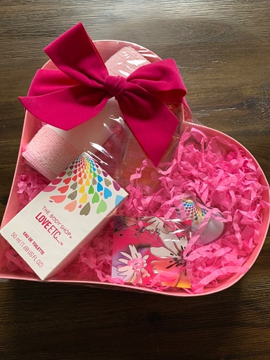 The Body Shop Love Etc gift set with Eau de Toilette 50 ml spray, solid perfume