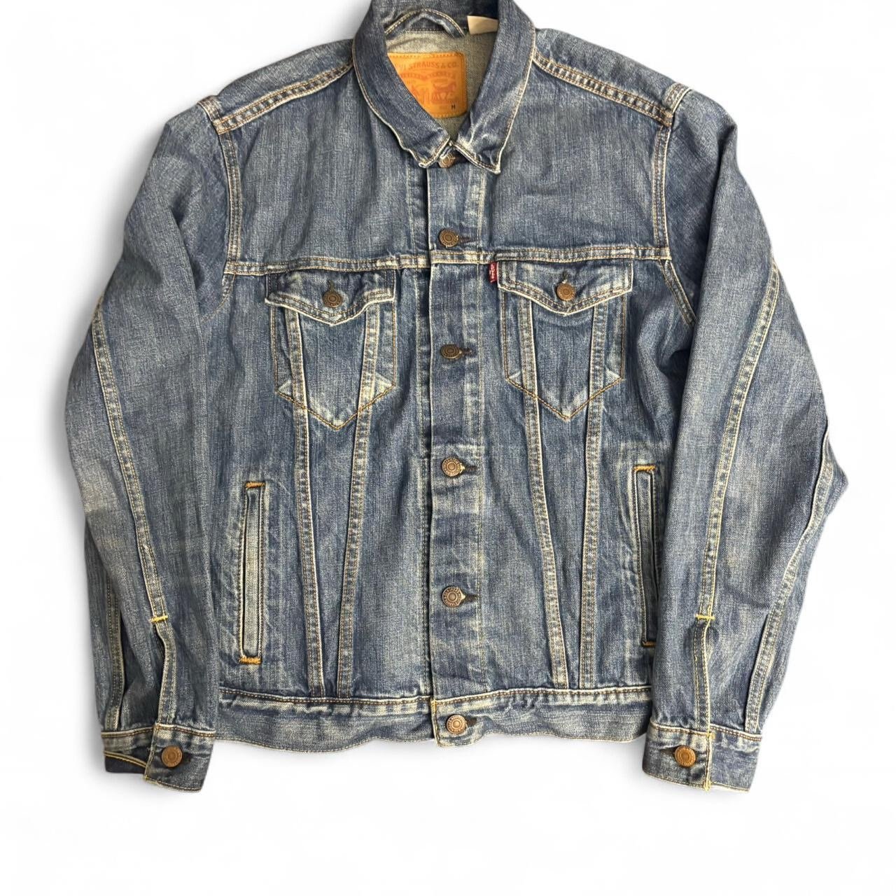 Levis Trucker Distressed Jean Jacket
Size Medium