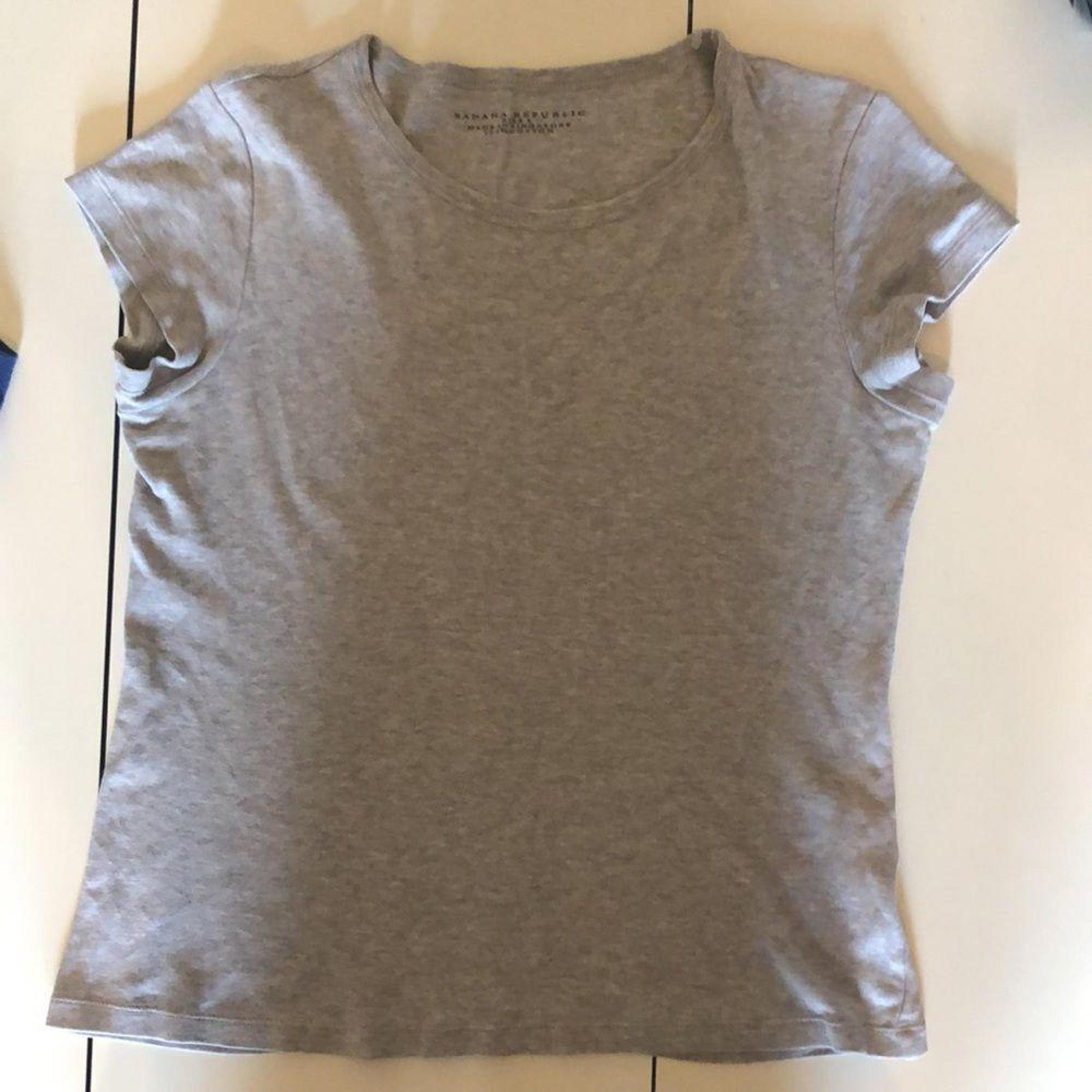 Banana Republic Women's Gray Cotton T-Shirt - Size S