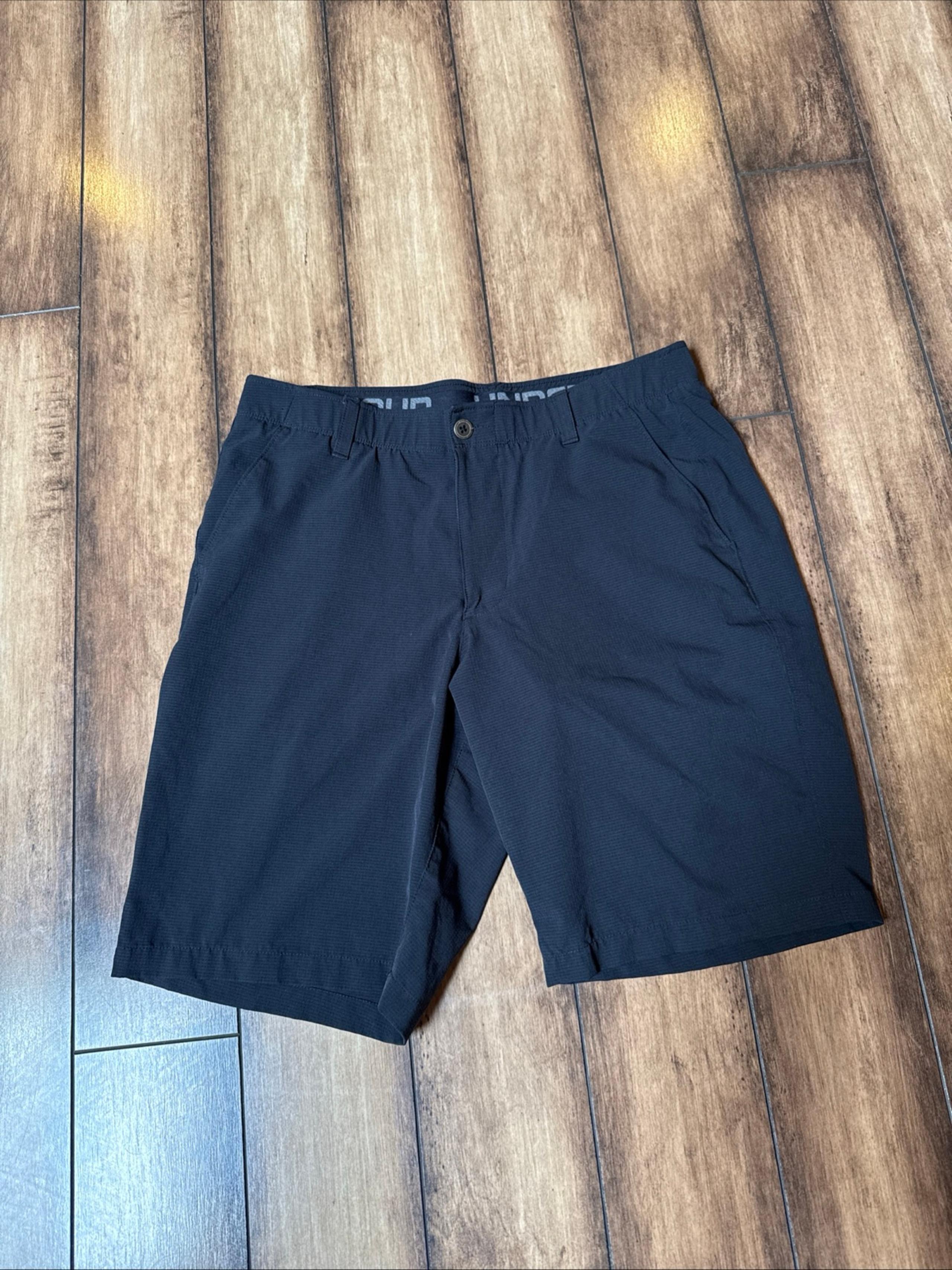 Under Armour Black Match Play Casual Performance Golf Chino Shorts Men's 36