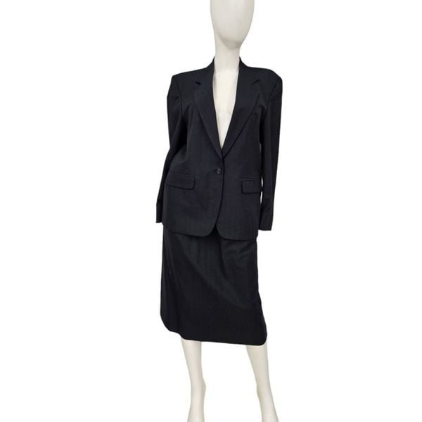 Bretton Place 2 Piece Navy Skirt Suit 10