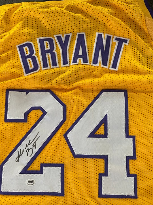 KOBE BRYANT SIGNED LA LAKERS AUTOGRAPHED CUSTOM JERSEY W/COA (LOS ANGELES) - 540