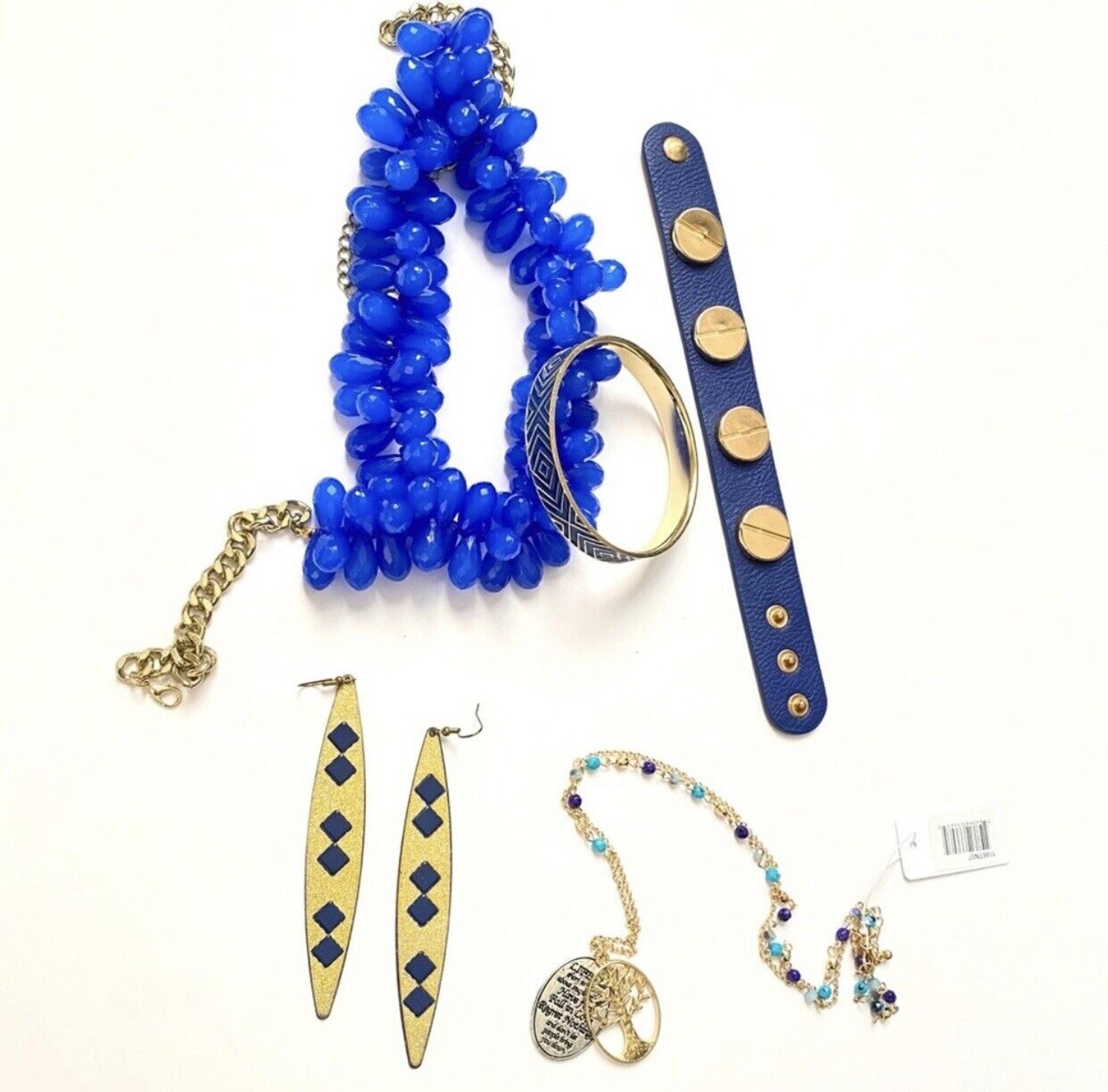 Fashion Jewelry Lot Womens Necklace Bracelet Earring Bundle