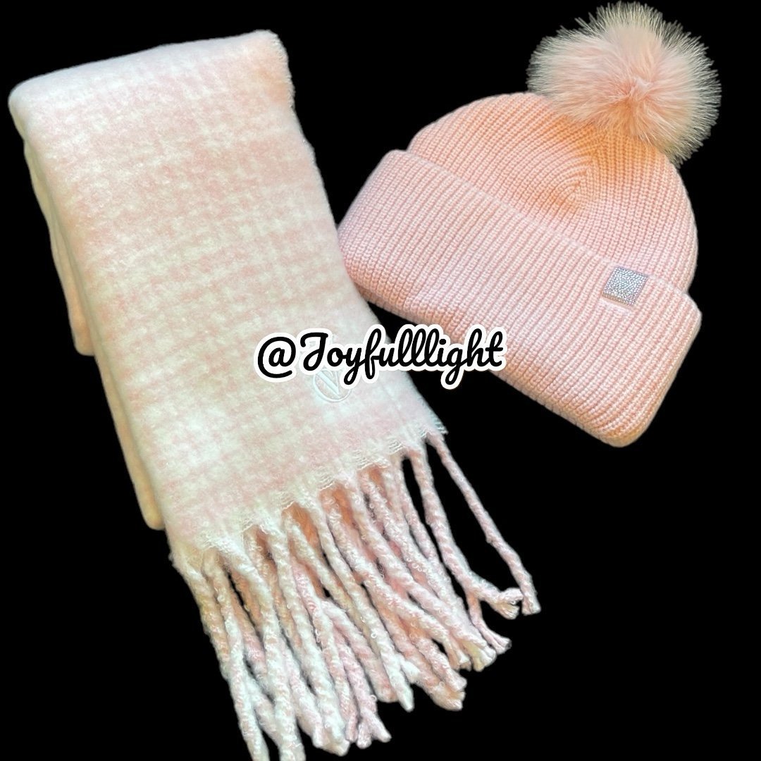 NEW Victoria's Secret Bling Patch Pom Beanie and scarf in Pink pretty blossom