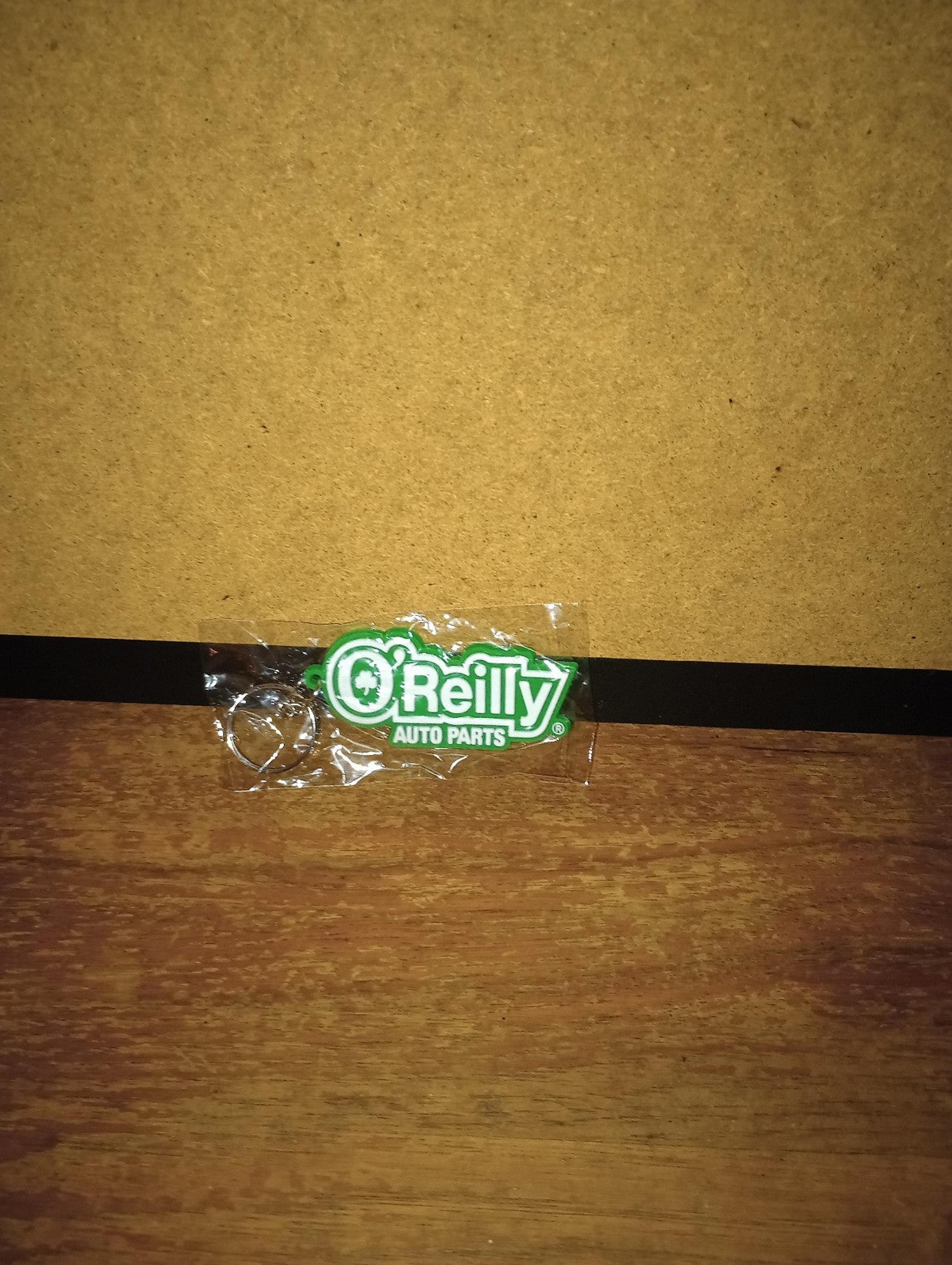 O'Reilly Auto Parts Shop Green Rubber Plastic KeyChain Key Ring