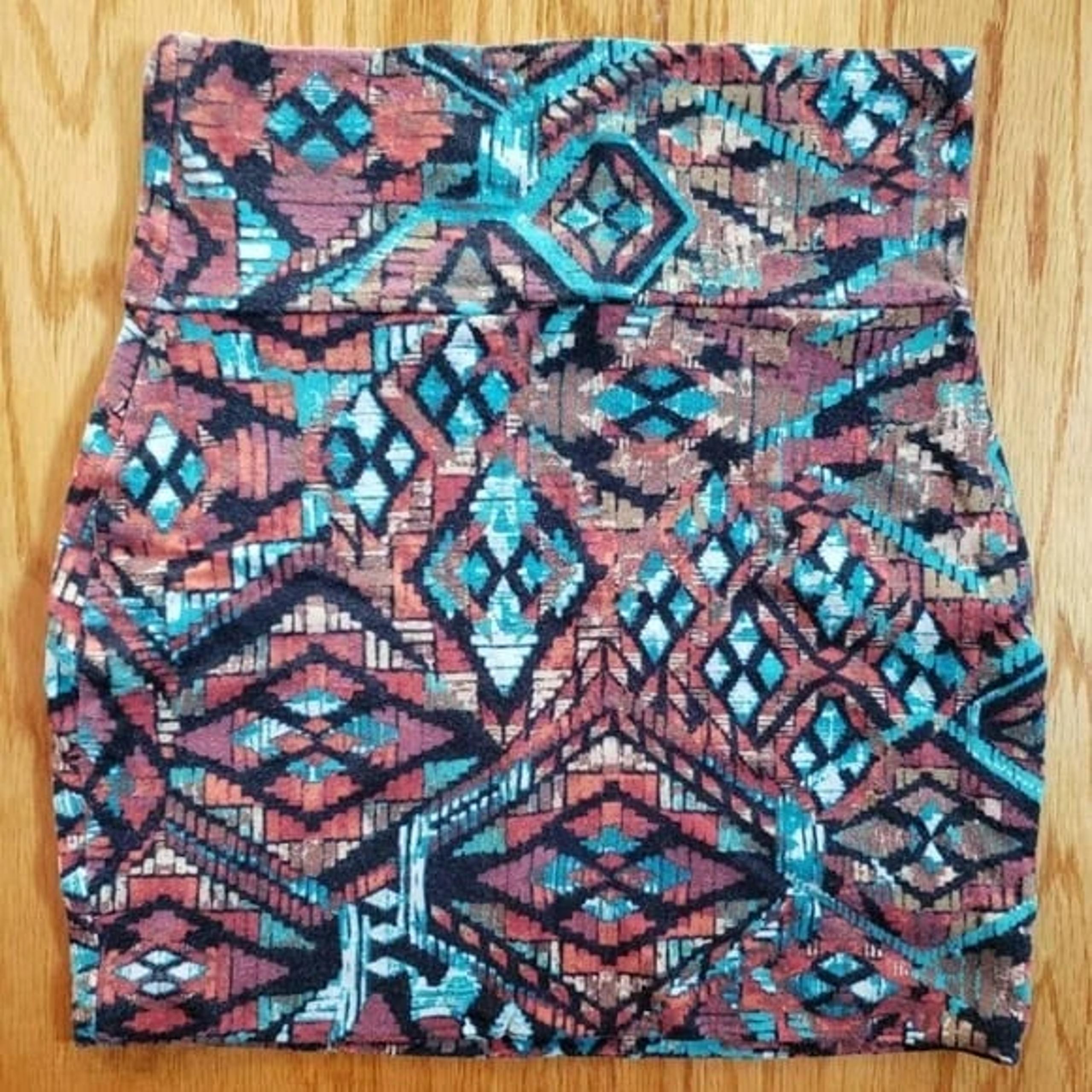 Lily White - Wide Waistband Bodycon Mini Skirt | Large, Brick Red & Black Aztec