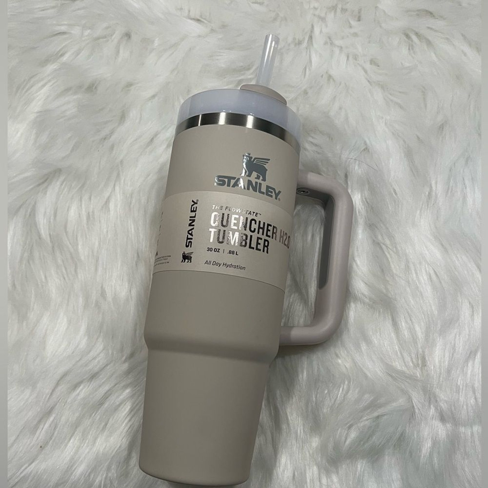 NWT Stanley Adventure Quencher H2.0 FlowState Tumbler Soft Matte 40 Oz. Dune