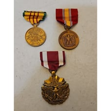 Lot Of 3 Vintage Vietnam Era Military Award Pins Ribbon Pins