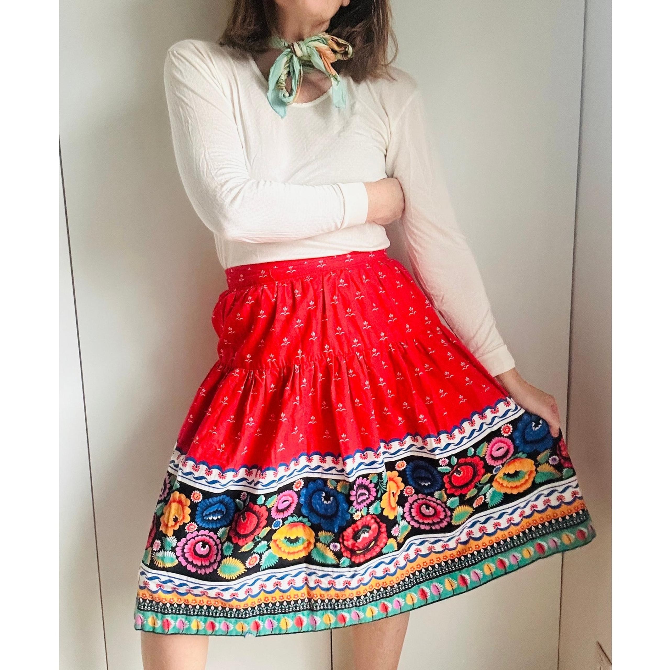 Vintage Ethnic Floral Print Skirt Size XS/S Red KNee Length Fun Festival