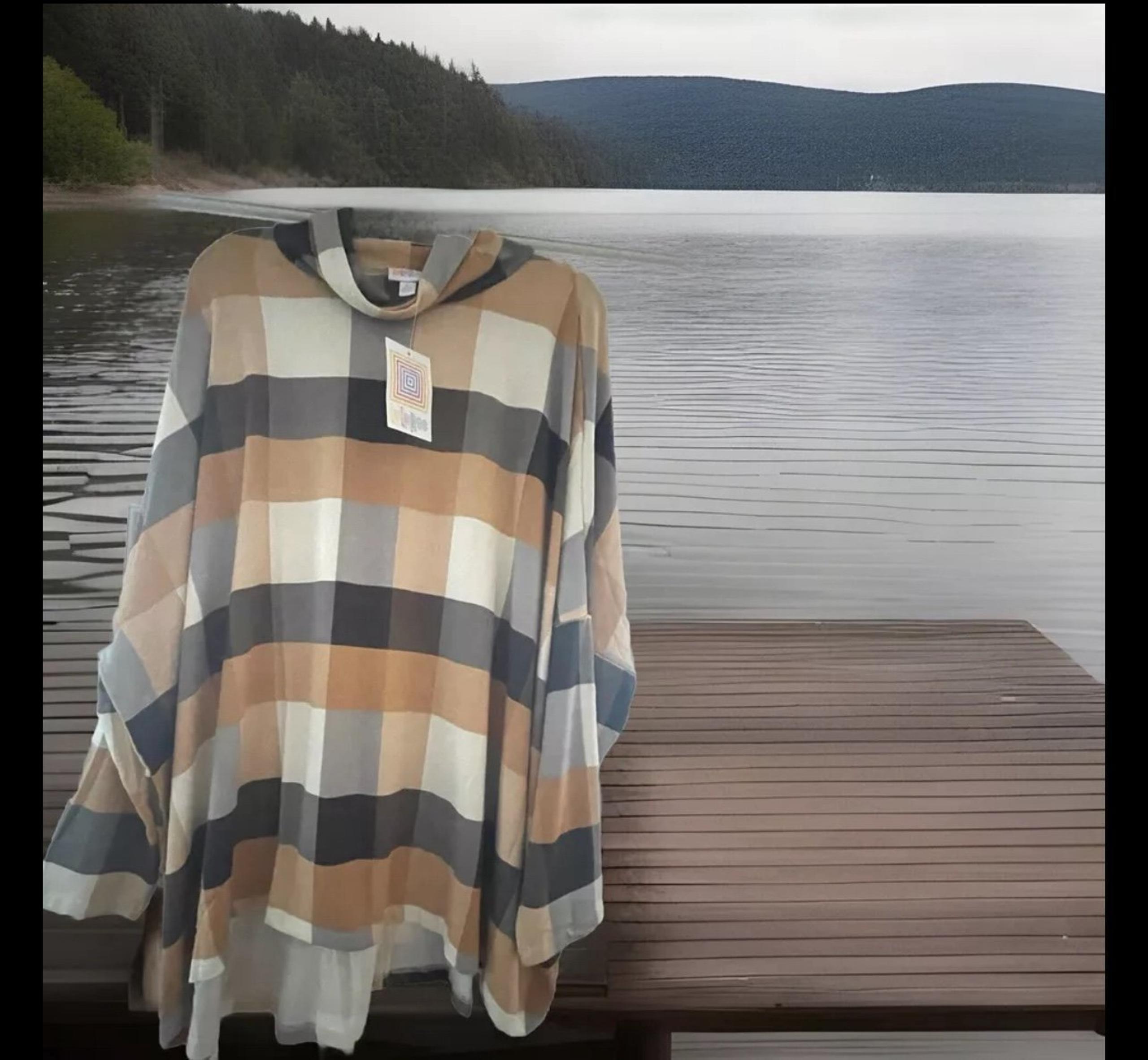 Lularoe Elsa Turtleneck Plaid Browns XL NWT