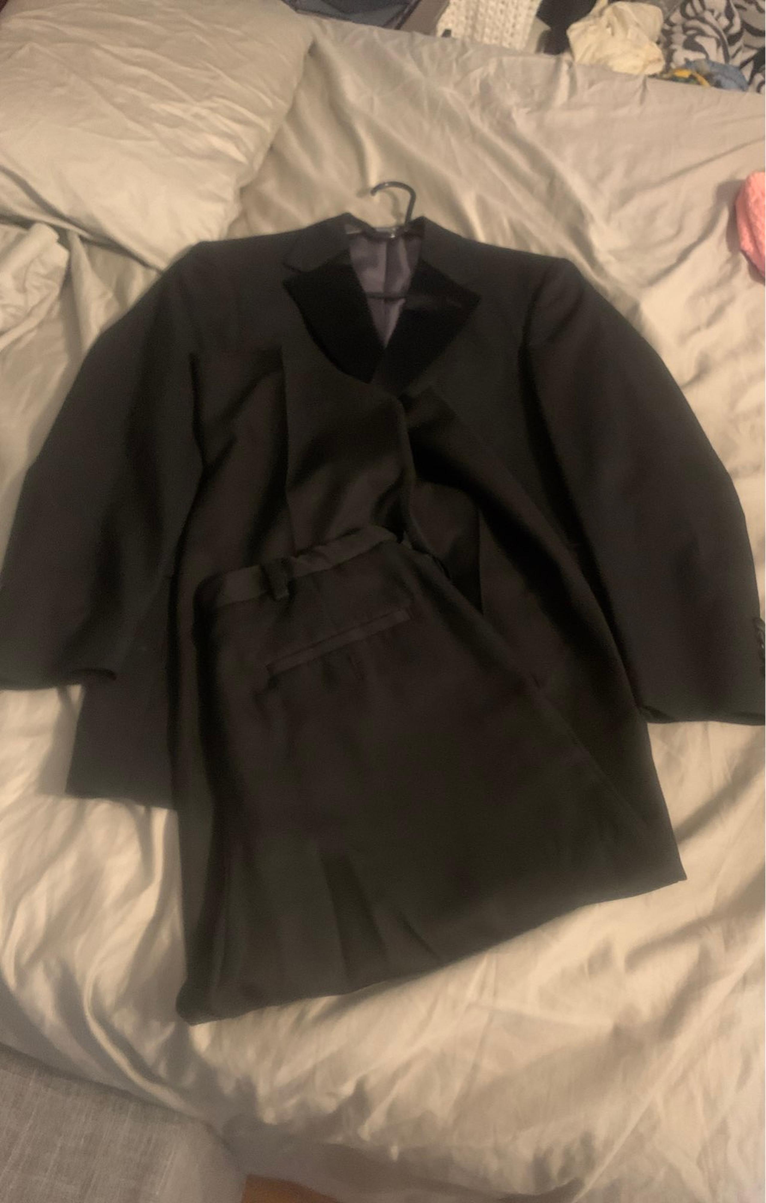 Formal Wear Suit Size 33/30 - Stafford