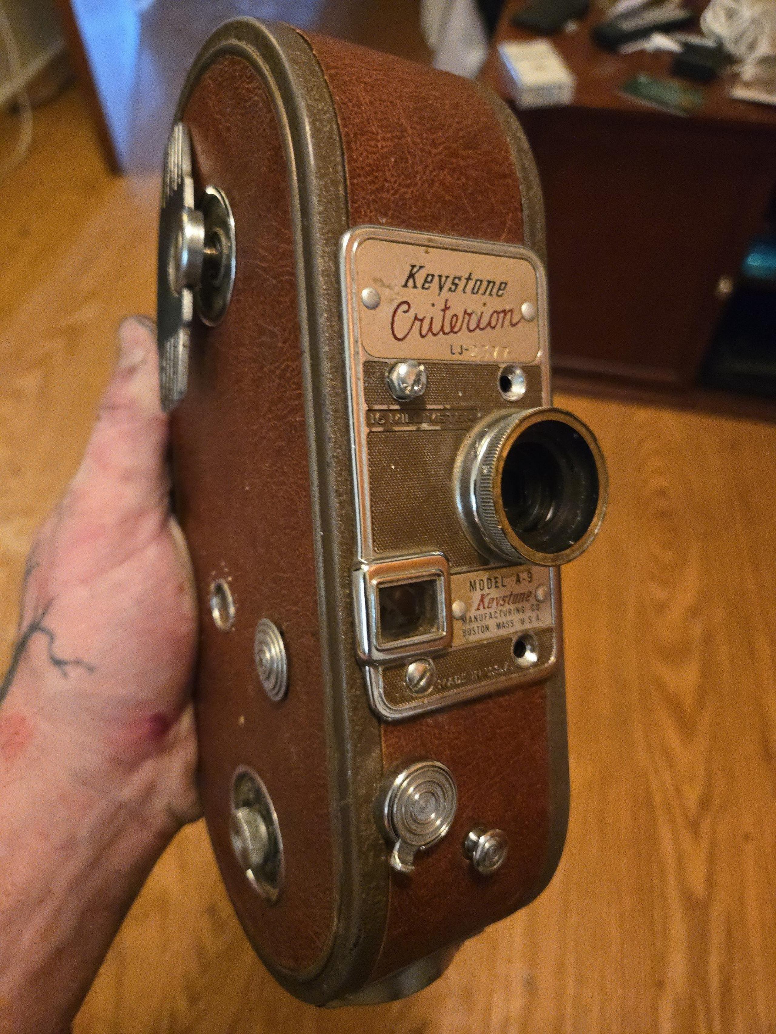 ALIVE!!!! Keystone Criterion 16mm Film Camera