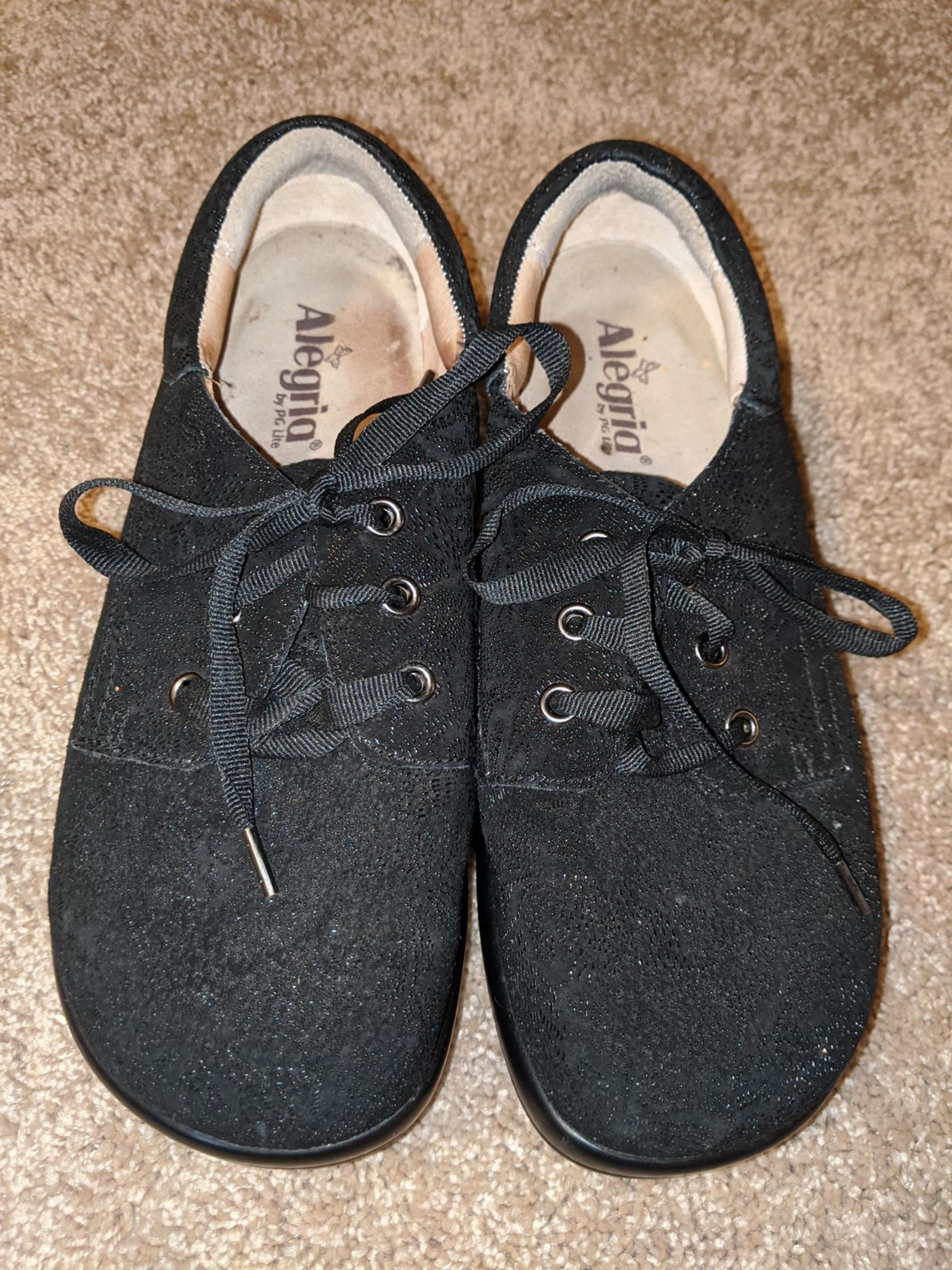 Alegria black lace-up 40