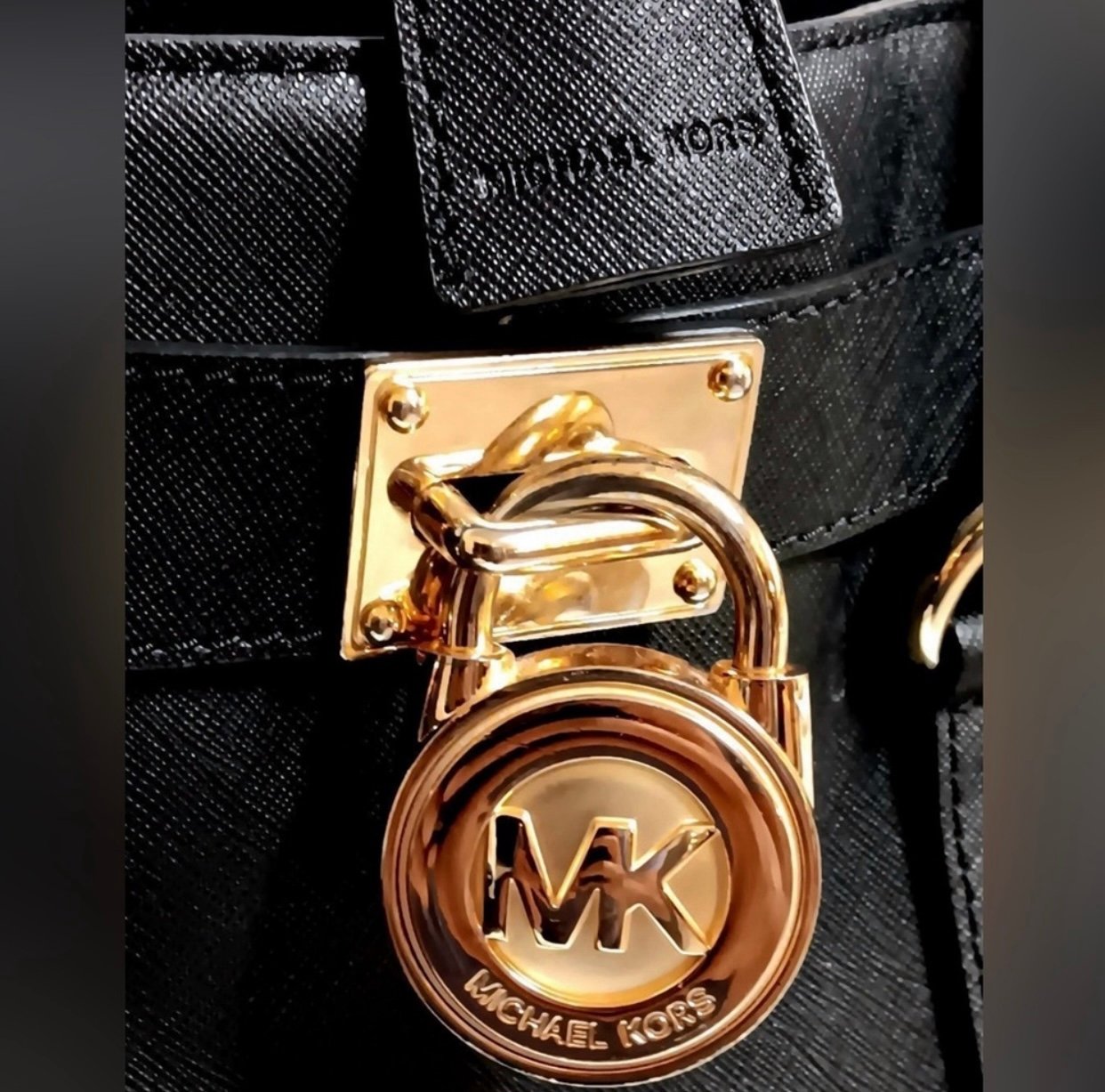 NWOT Michael Kors Hamilton With Gold Chain , Lock Key Bag