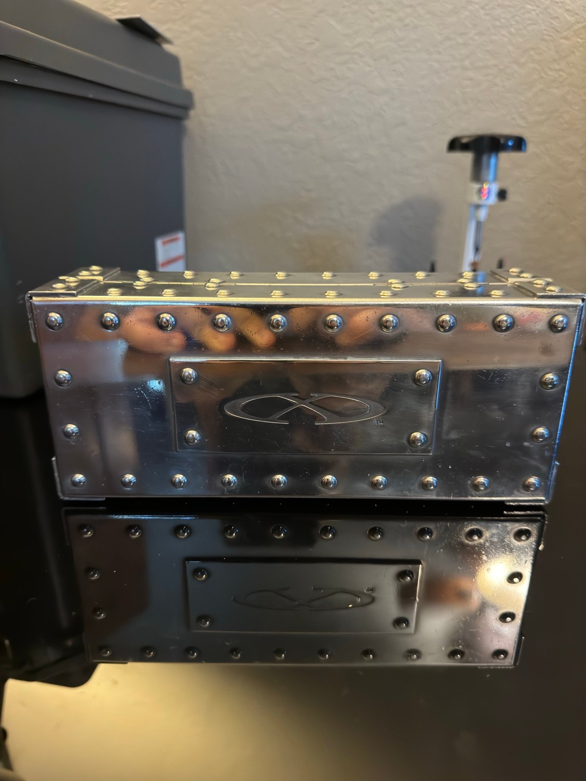 Oakley XMETAL Vault