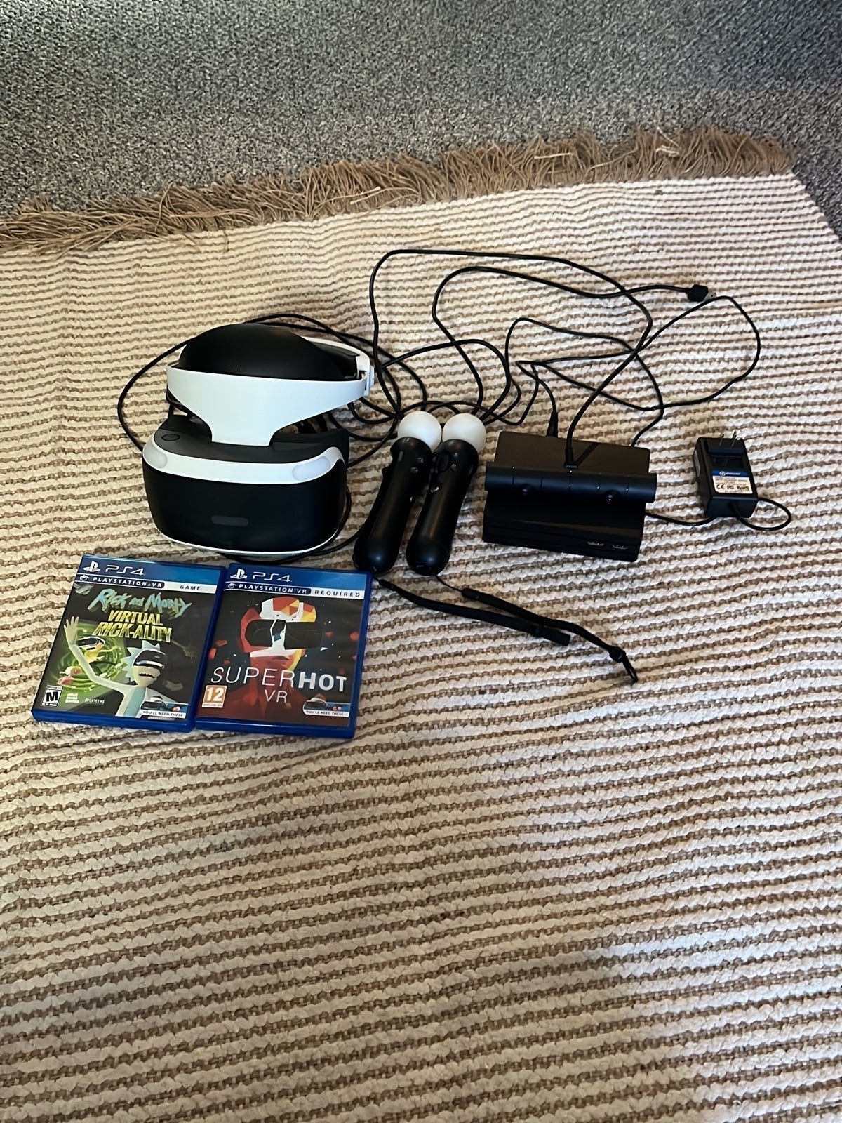 PlayStation VR with PS Move and PS Camera + two rare games