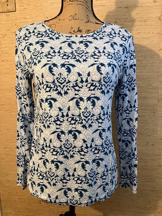 Chico’s Blue Paisley Print Long Sleeve Ultimate Tee Size 1 (8/10)