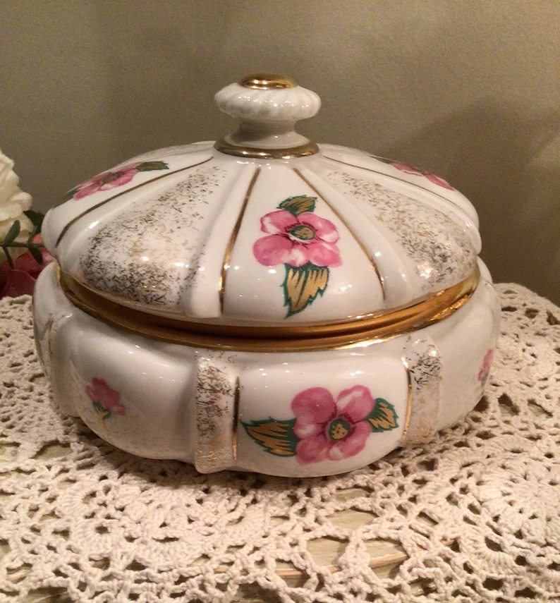 VINTAGE HAND PAINTED Lidded Porcelain Large Candy Dish/ Jewelry Container/Vanity