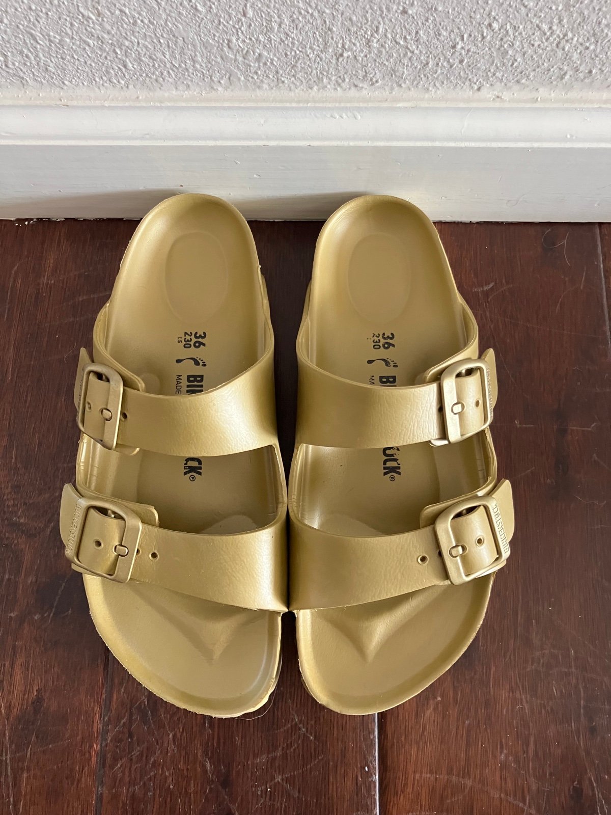 Birkenstock Arizona gold sandals 36