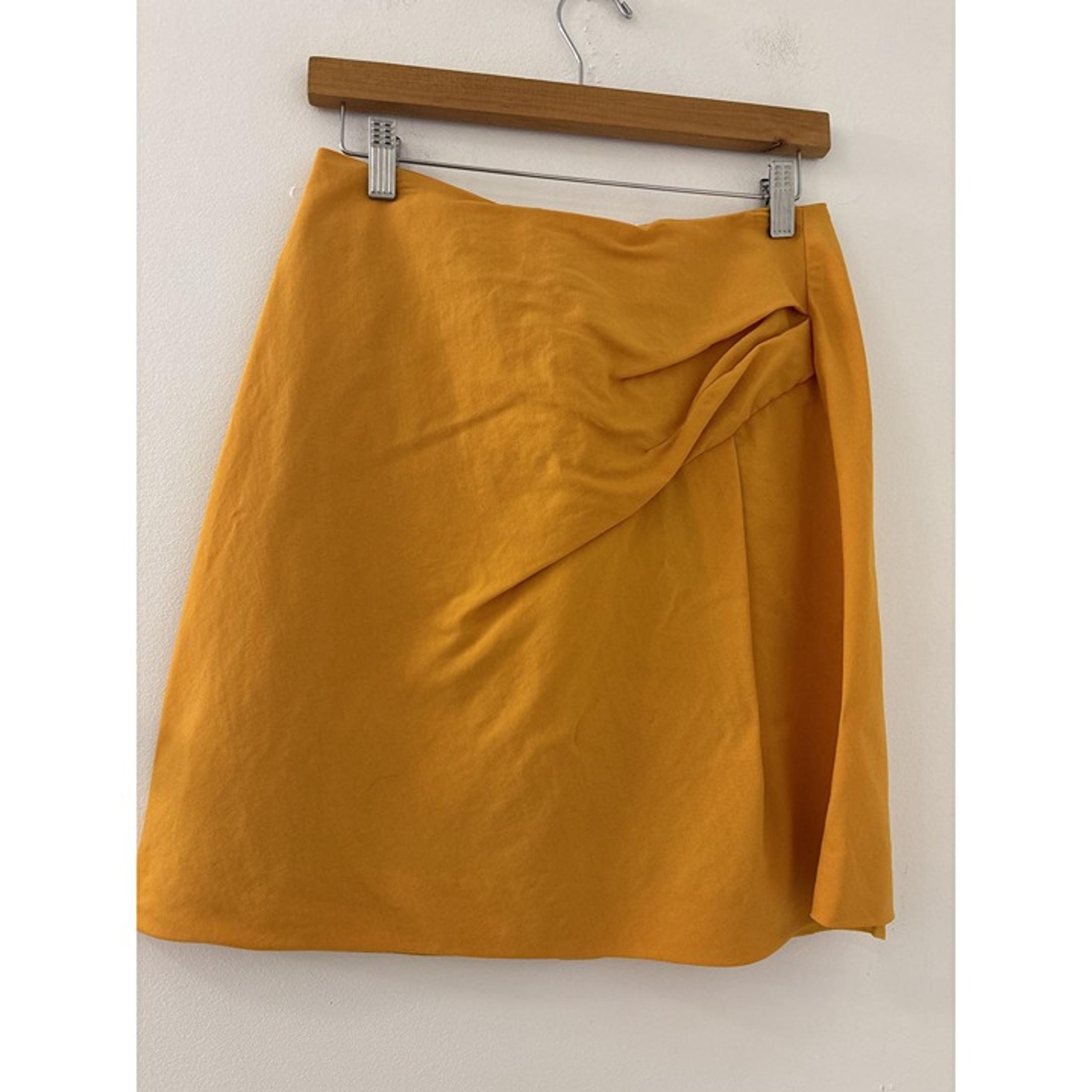 Chloe Women's Egg Nog Yellow Origami Pleat Silk Blend MIni Skirt Size 38 Medium