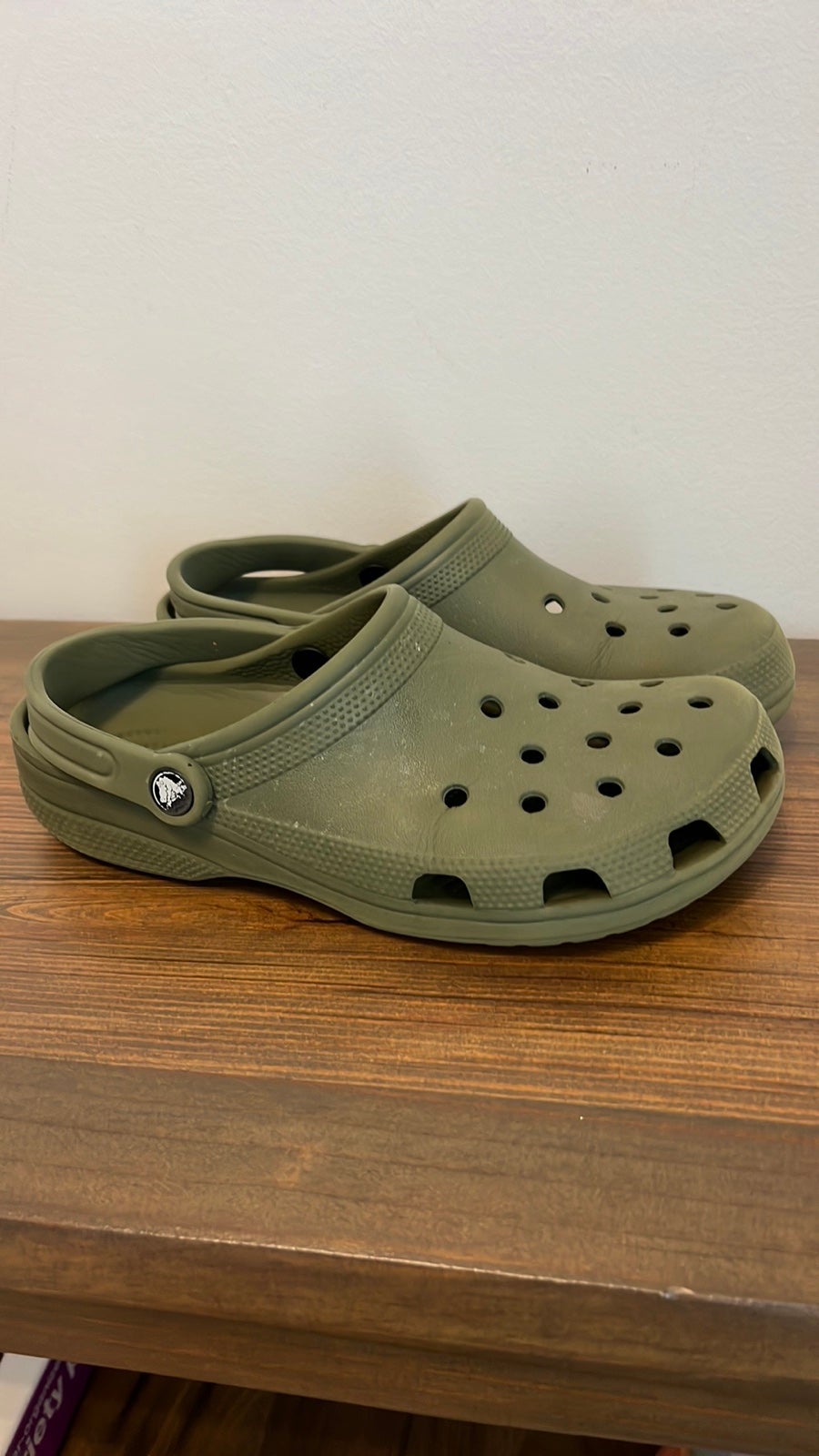 CROCS Men’s 8 Women’s 10 Army Green