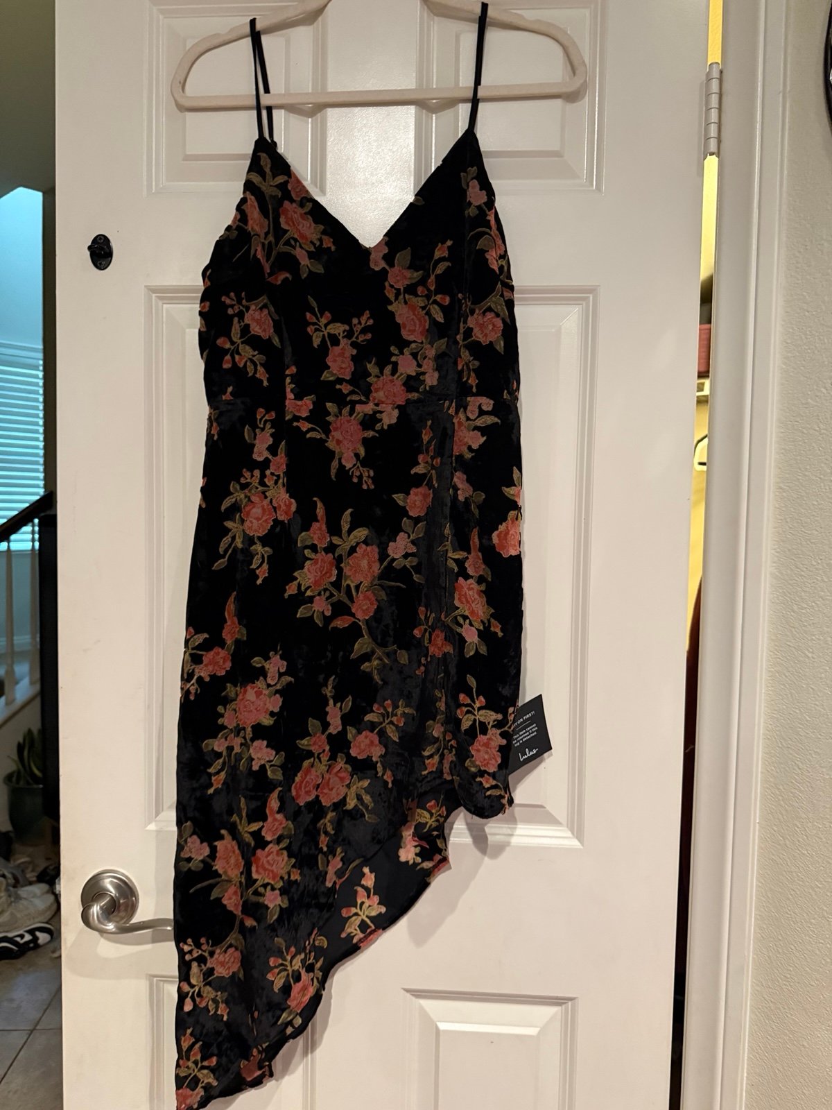 NWT Lulus Symmetrical Black and floral print dress NWT size Lg