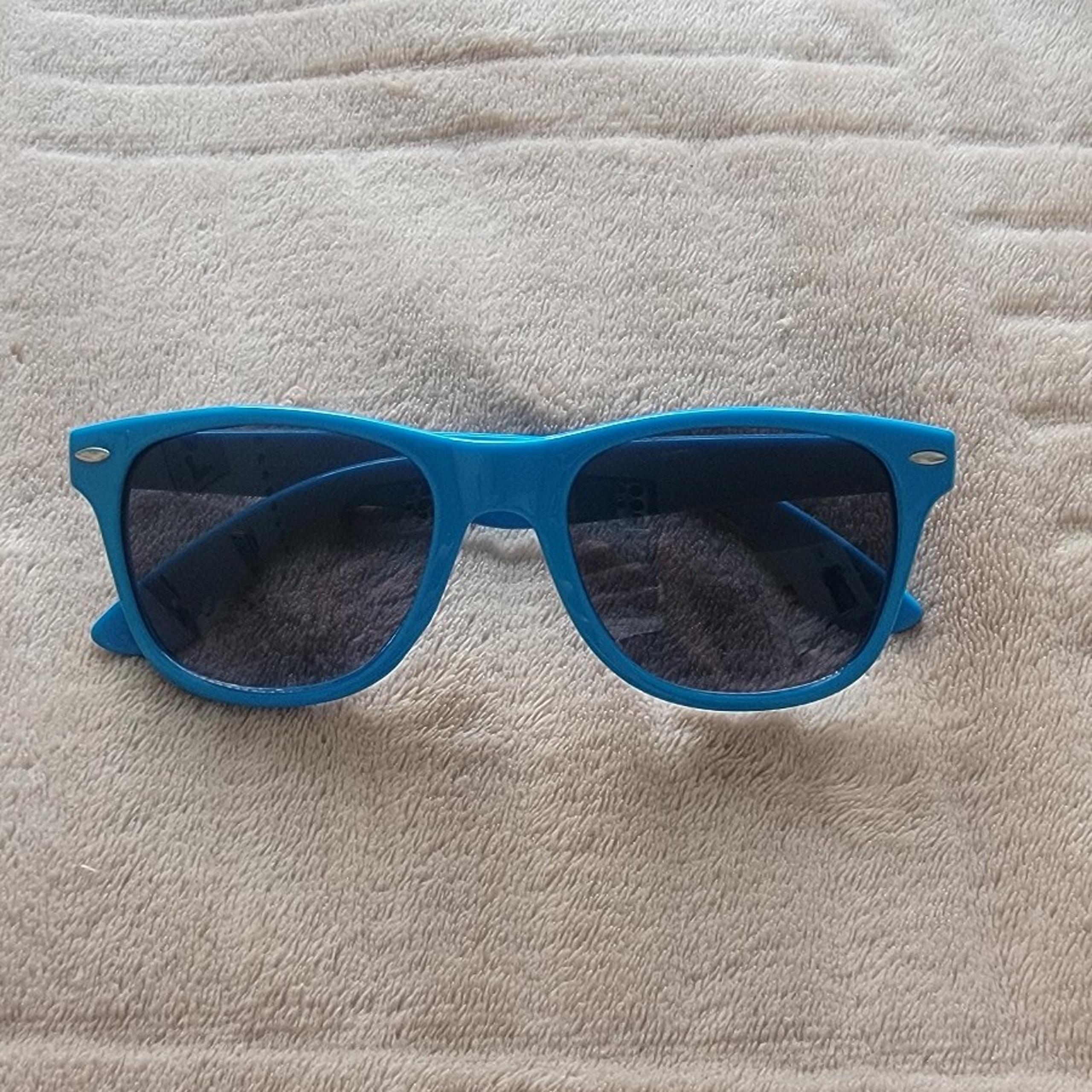 Unisex Blue Sunglasses