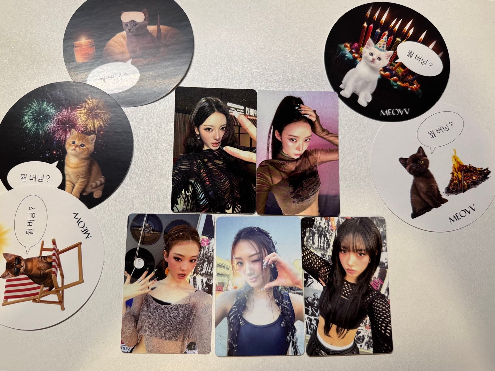 Meovv x smoking tiger photocard set