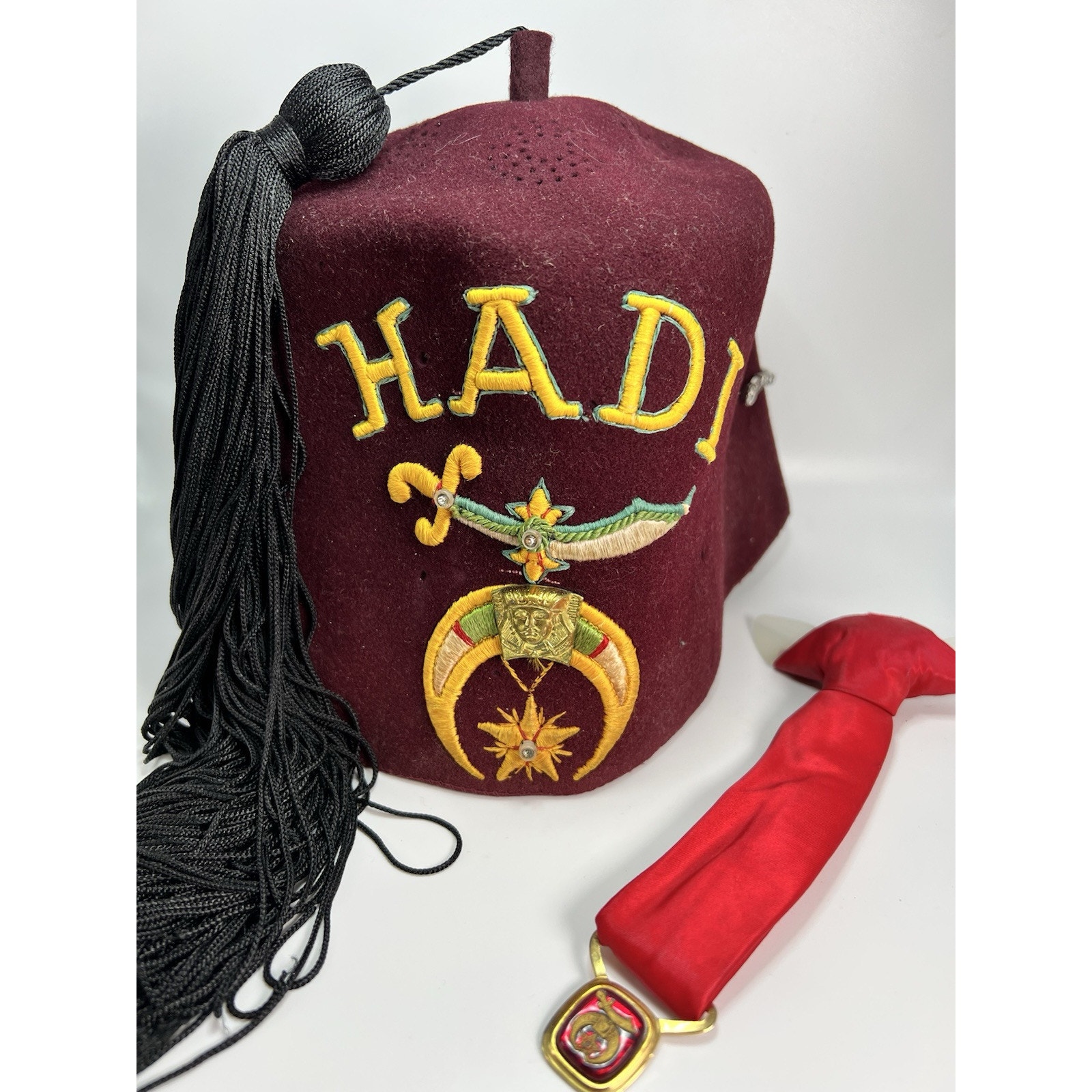 Vintage Mason Freemason Shriner HADI Fez Hat Cap With Matching Vintage Clip Tie