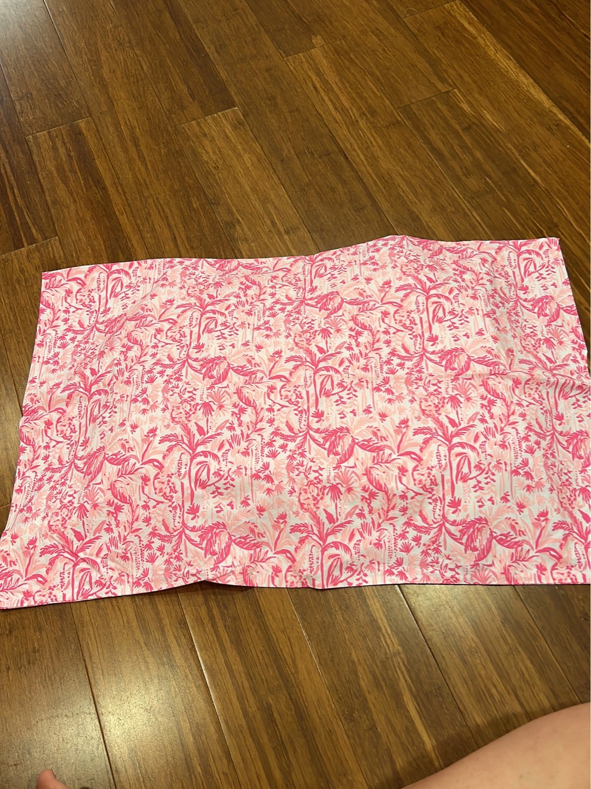 Lilly Pulitzer twin/ twin XL sheet set and sham cover
