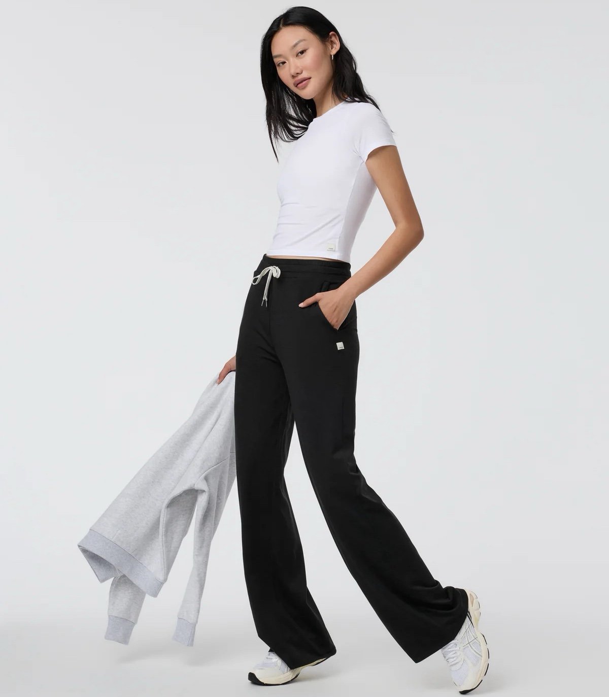 NEW Vuori Women’s Halo Essentials Wideleg DreamKnit™ Pants in Black Heather, XS