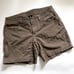Kuhl Mid Rise Hiking Shorts with Zippered Pockets 5.5 Inch Inseam in Tan Size 6