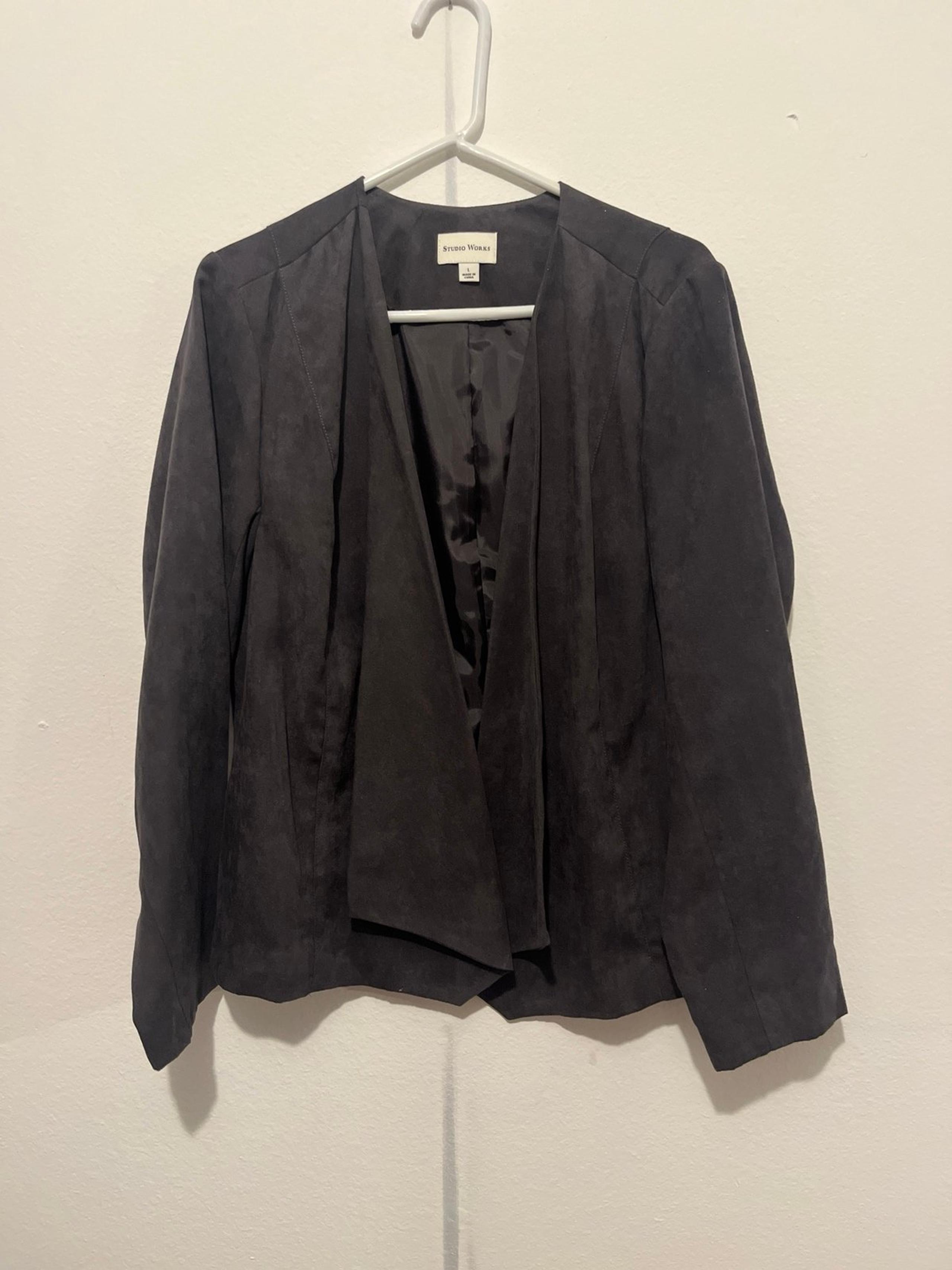 Studio works women’s velvet blazer