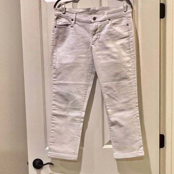 LOFT Modern Cuffed Crops in White