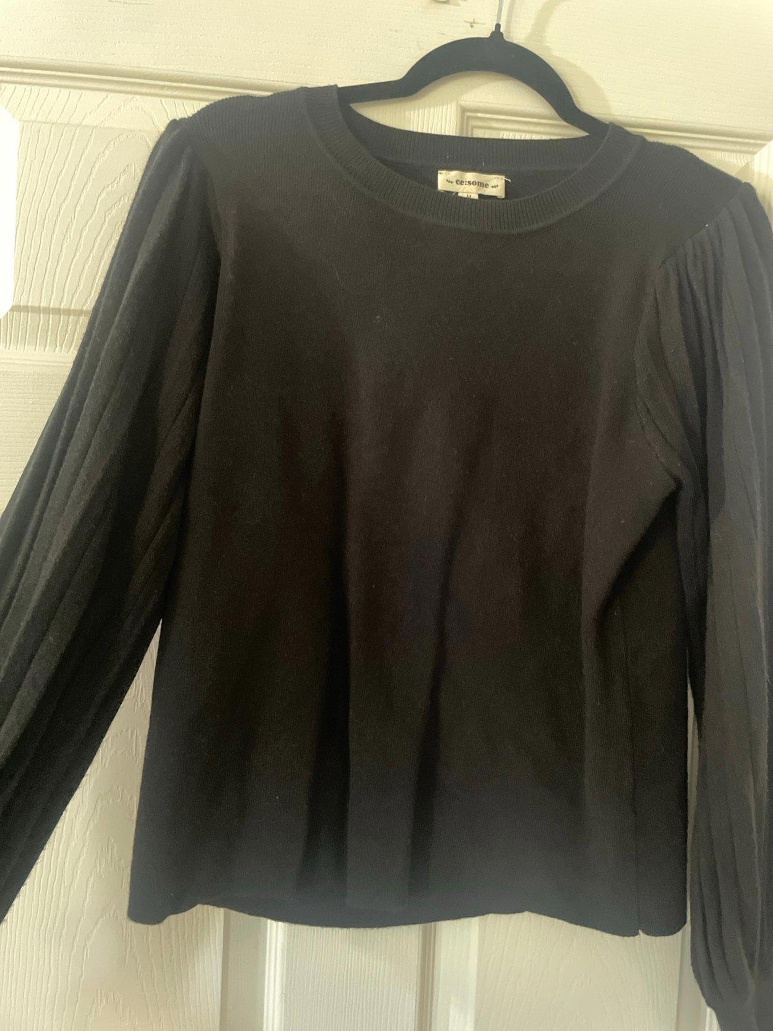 EESOME NWOT Black womens long sleeve sweater with puff sleeves size medium