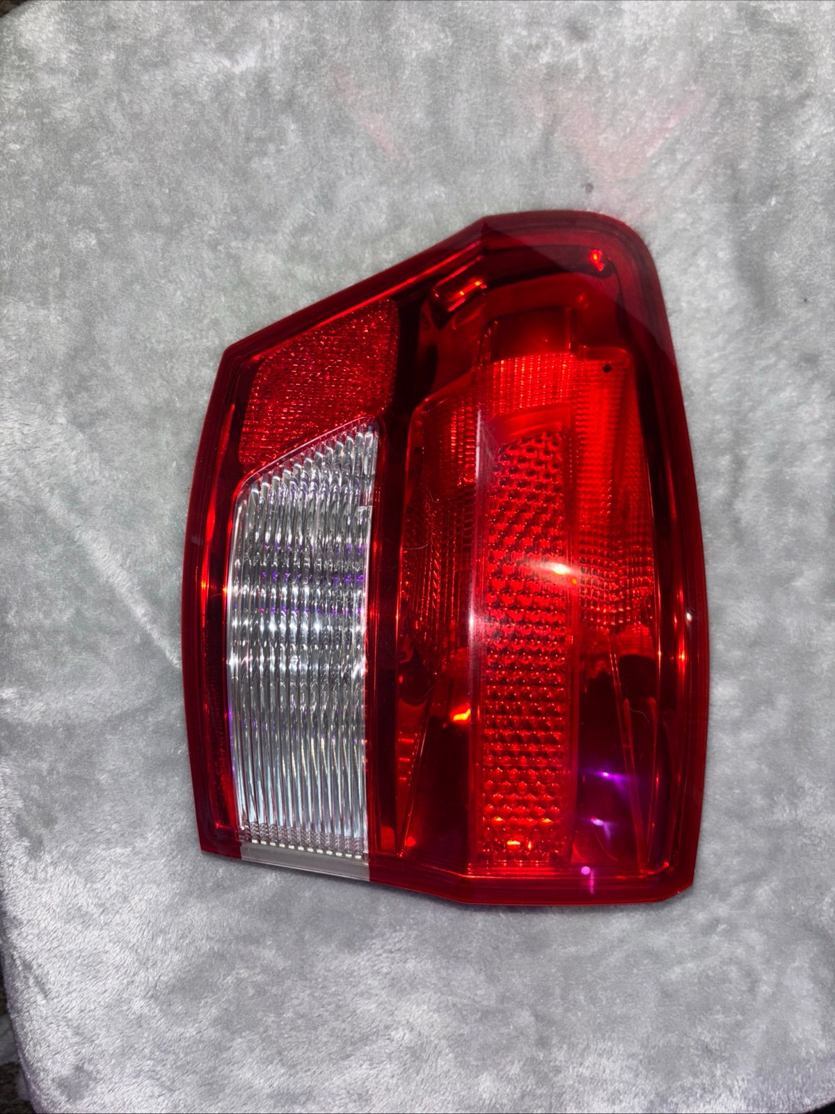 2011-2013 jeep grand Cherokee drivers outer taillight oem