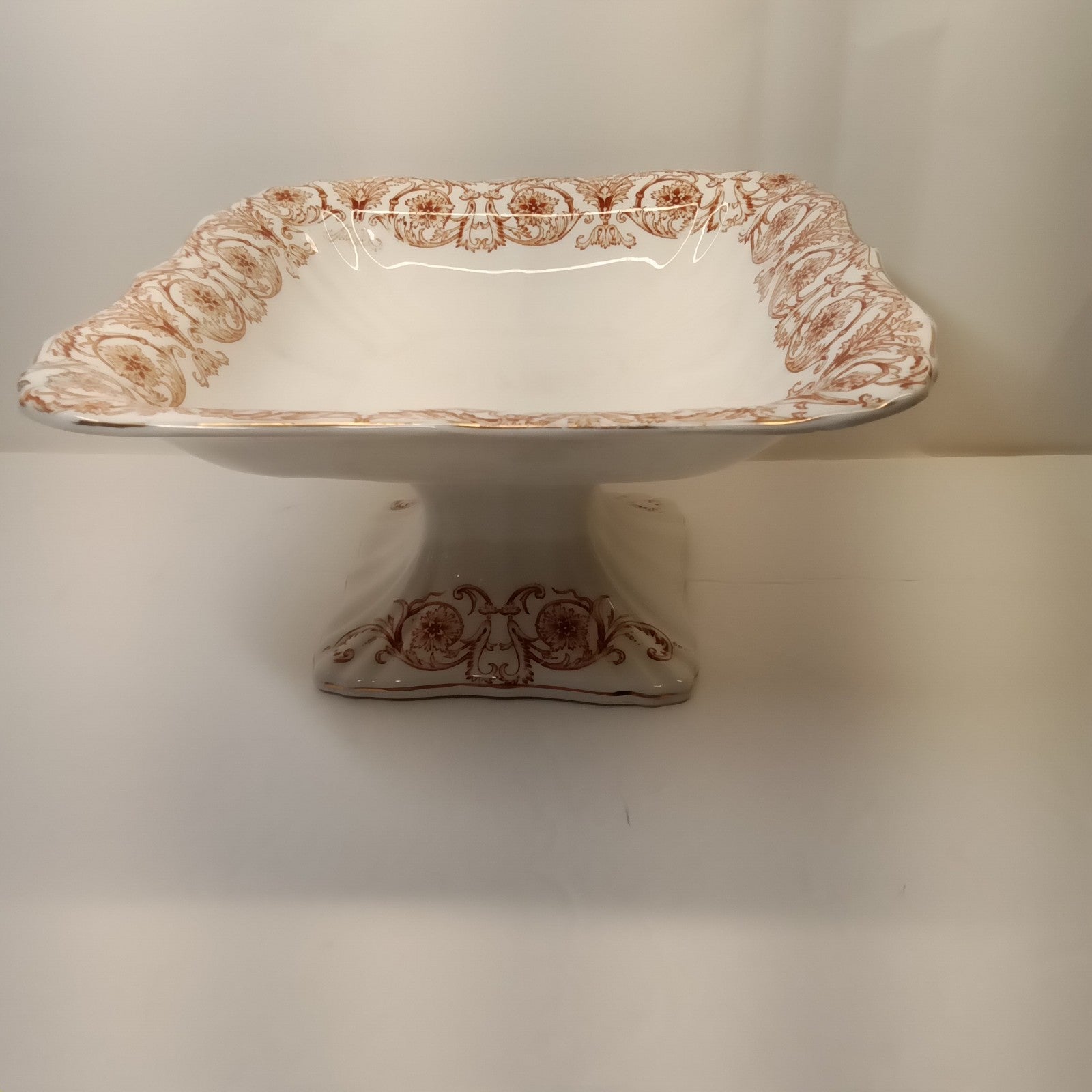 ANTIQUE JOHN MADDOCK AND SONS ROYAL VITREOUS COLUMBUS PATTERN RARE CAKE PLATE,
