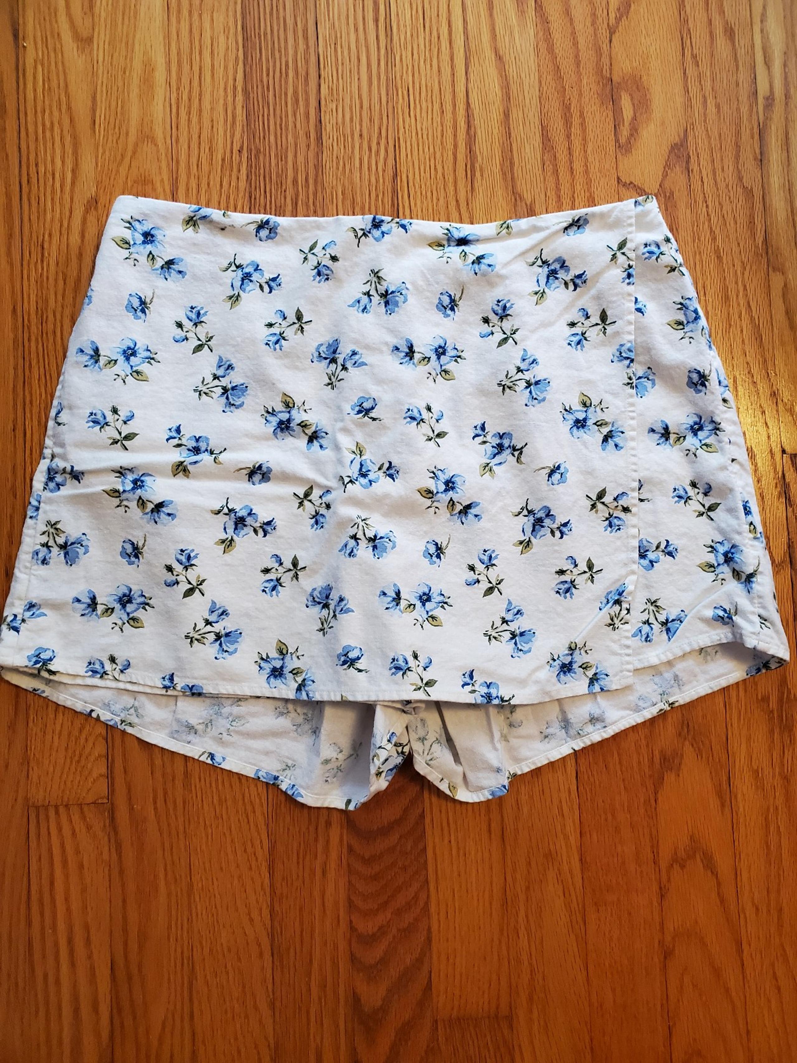 Women's Large Old Navy Floral Skort