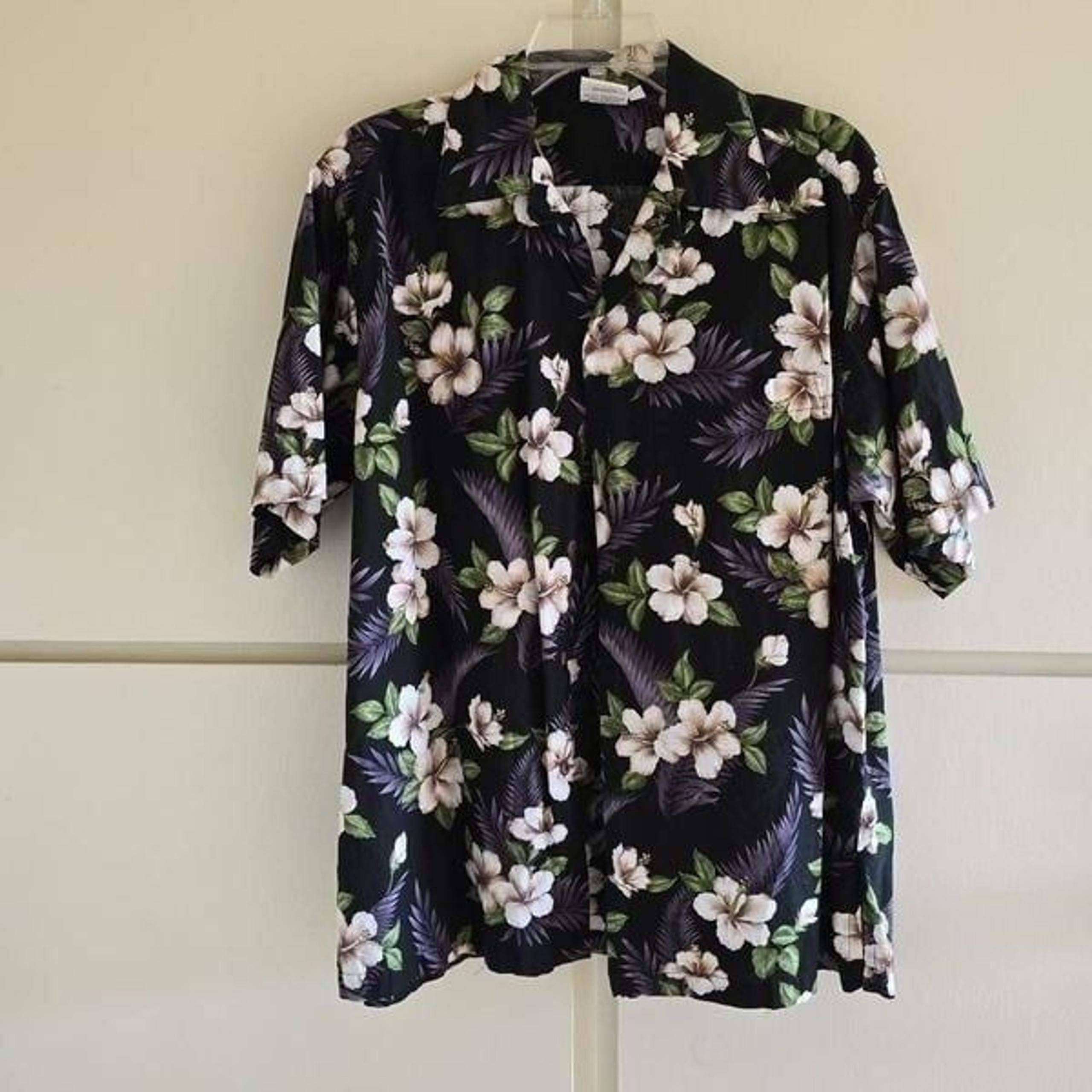 GO BAREFOOT Hibiscus and Monstera Leaf Vintage Black/White/Green Shirt, EUC, M
