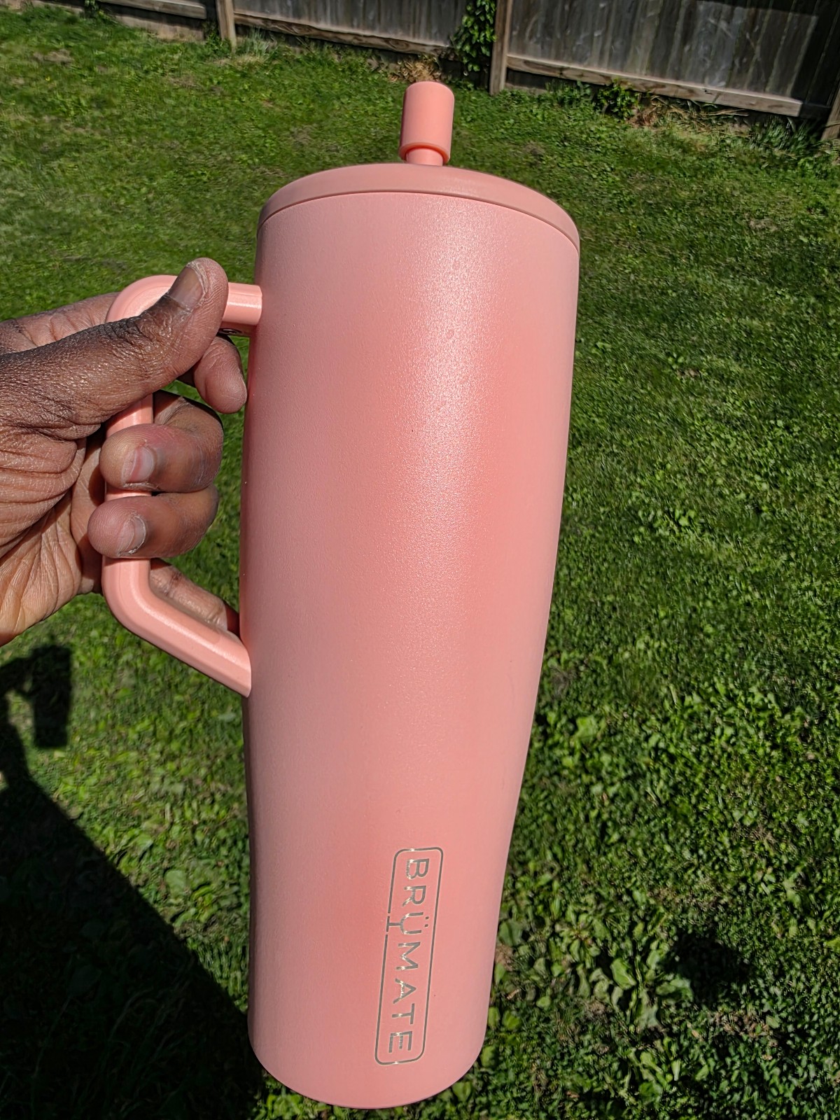 EUC 40oz Brumate Era Guava comes with original strawtoppers