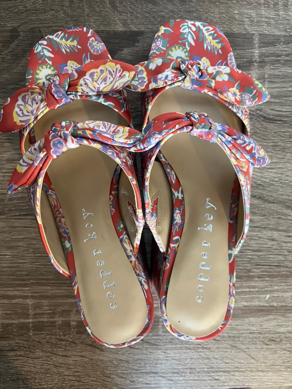 Copper Key Retro Eclectic Floral Bow Ties Knots Summer Vibrant Block Heels Sz 6