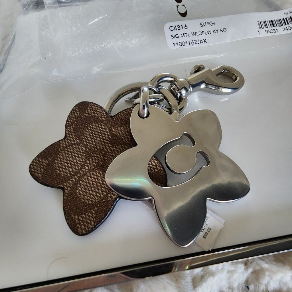 NWT Coach Silver Star Key Fob