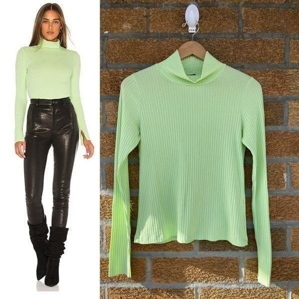 MONROW Turtle Neck Tee in Wasabi medium