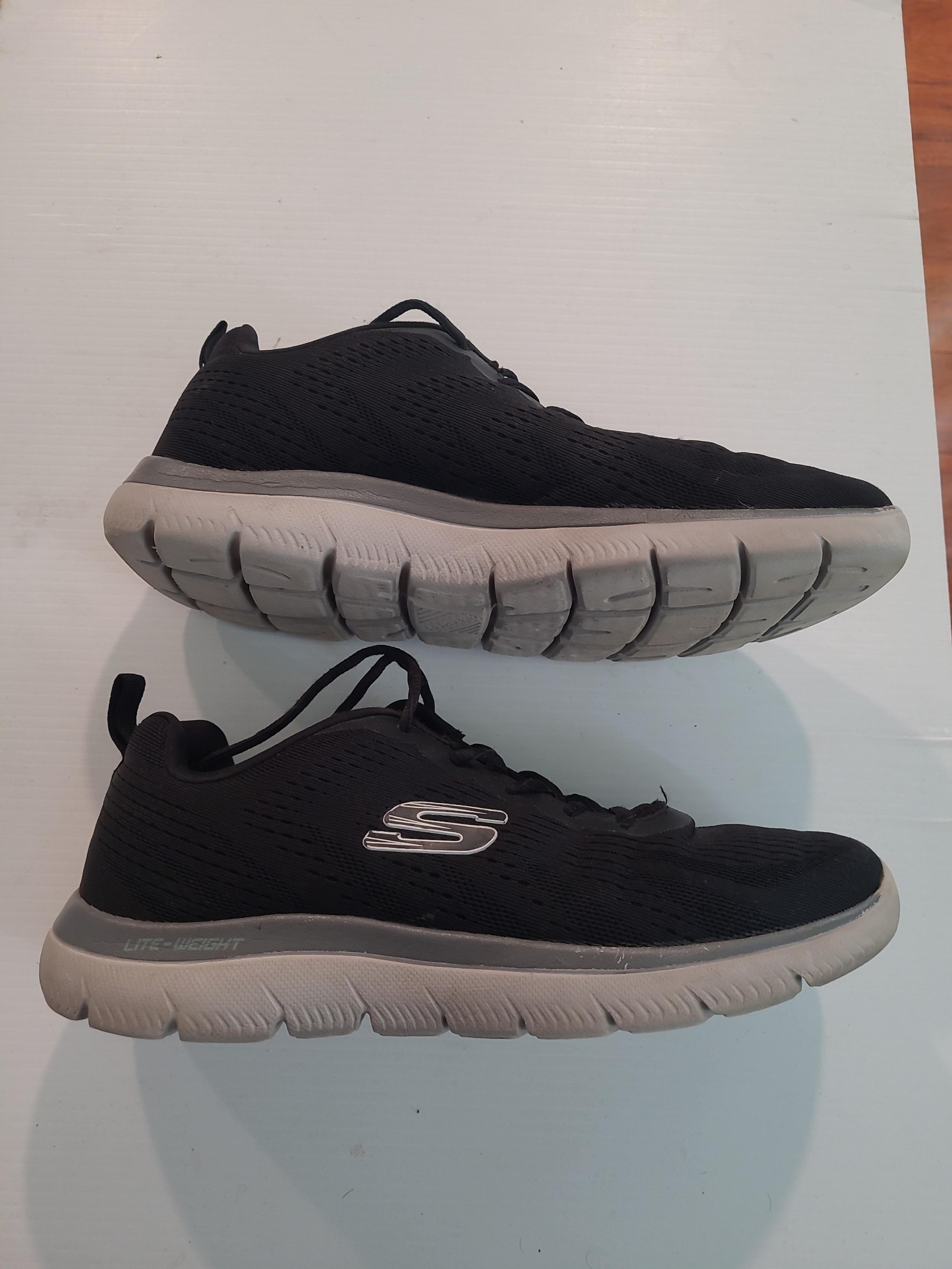 Skechers Mens Black sneakers Mens size 9 approx womens 10.5