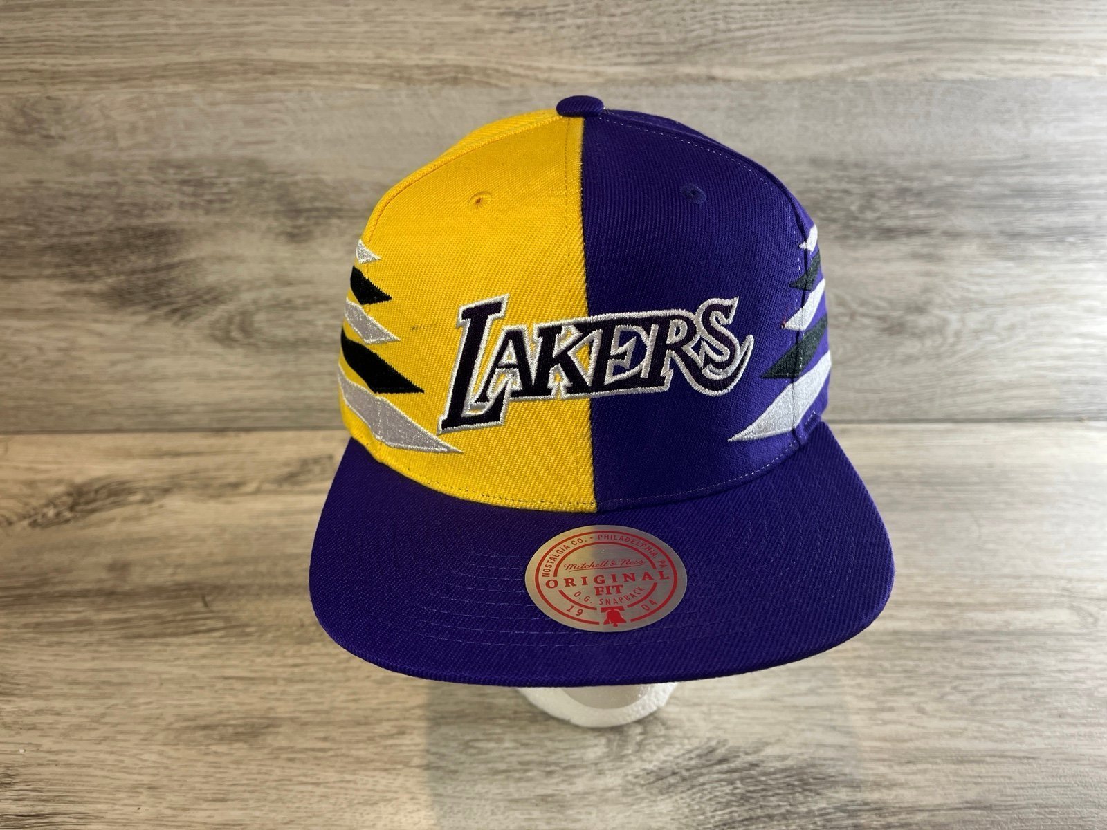 Lakers Diamond Cut Snapbak Mitchell & Ness