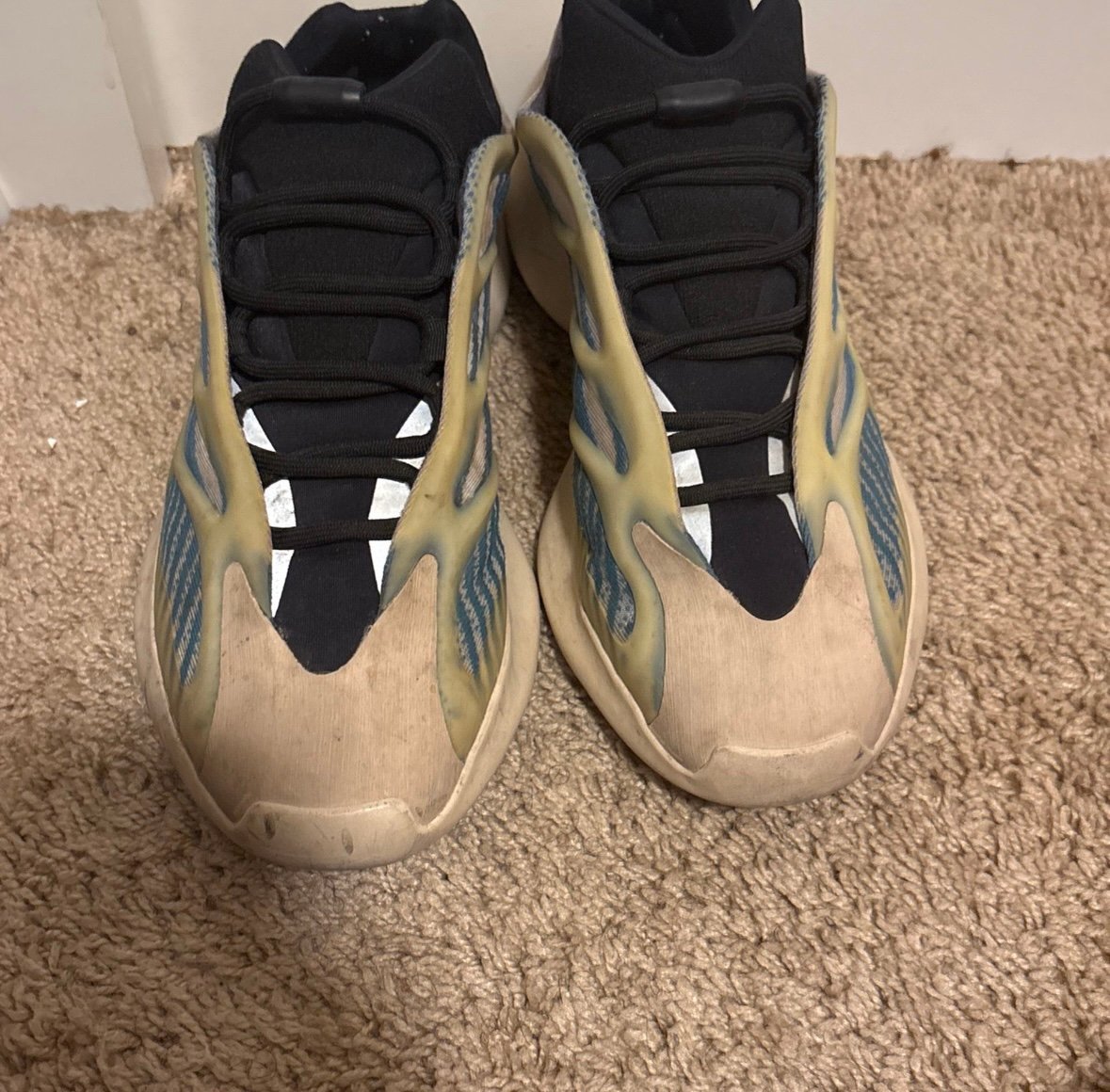 Yeezy 700 V3