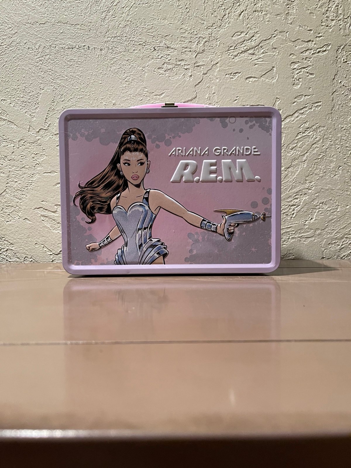 ARIANA GRANDE MERCHANDISE COLLECTION
