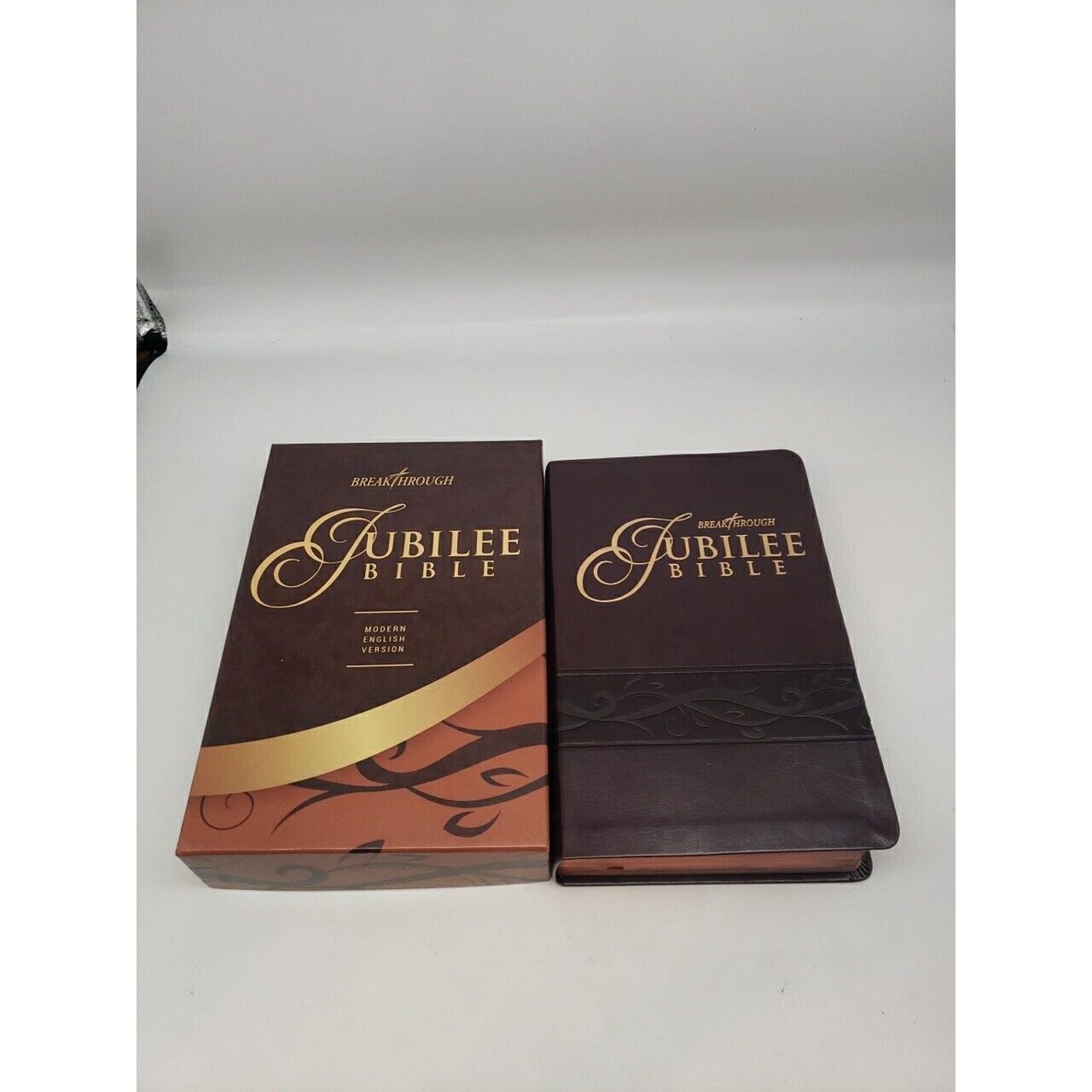 Breakthrough Jubilee Bible, Modern English Version, Rod Parsley, Book + Box
